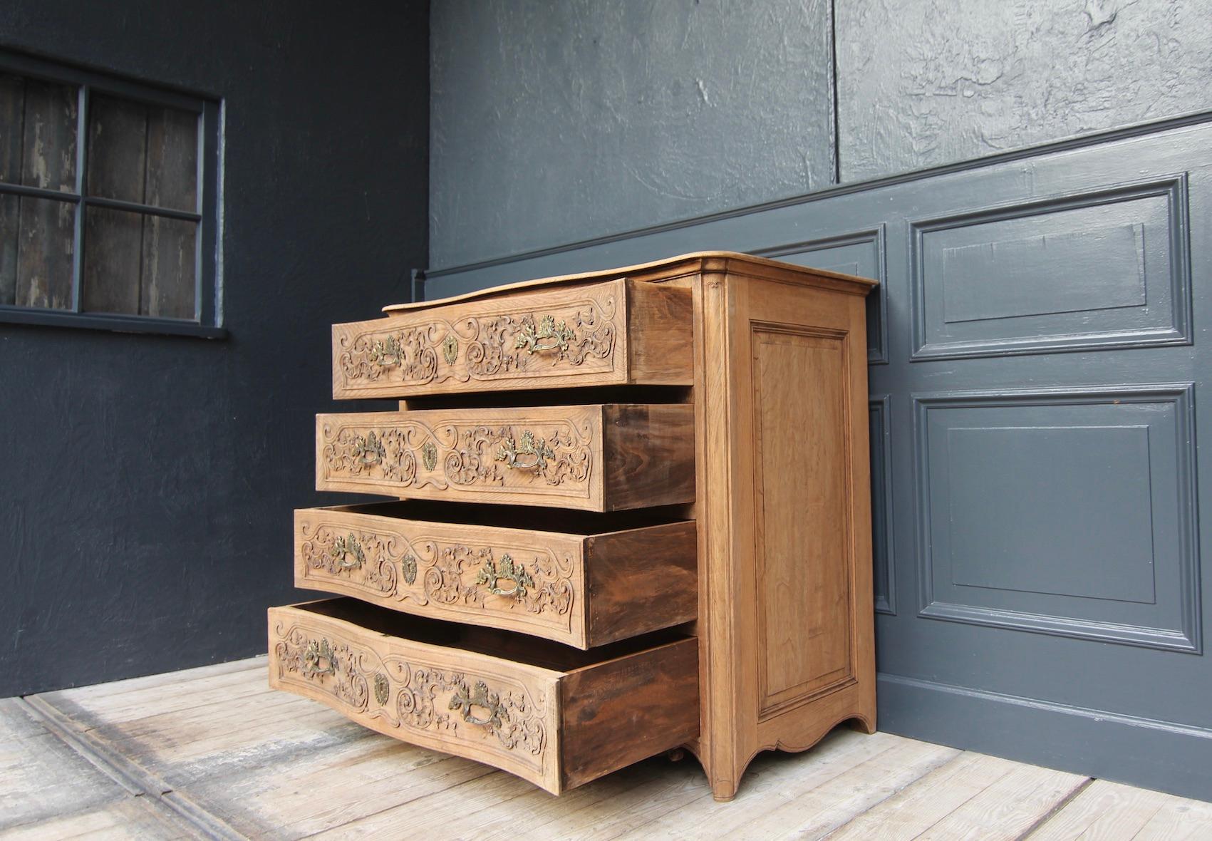 Early 20th Century Carved Oak Chest of Drawers For Sale 10