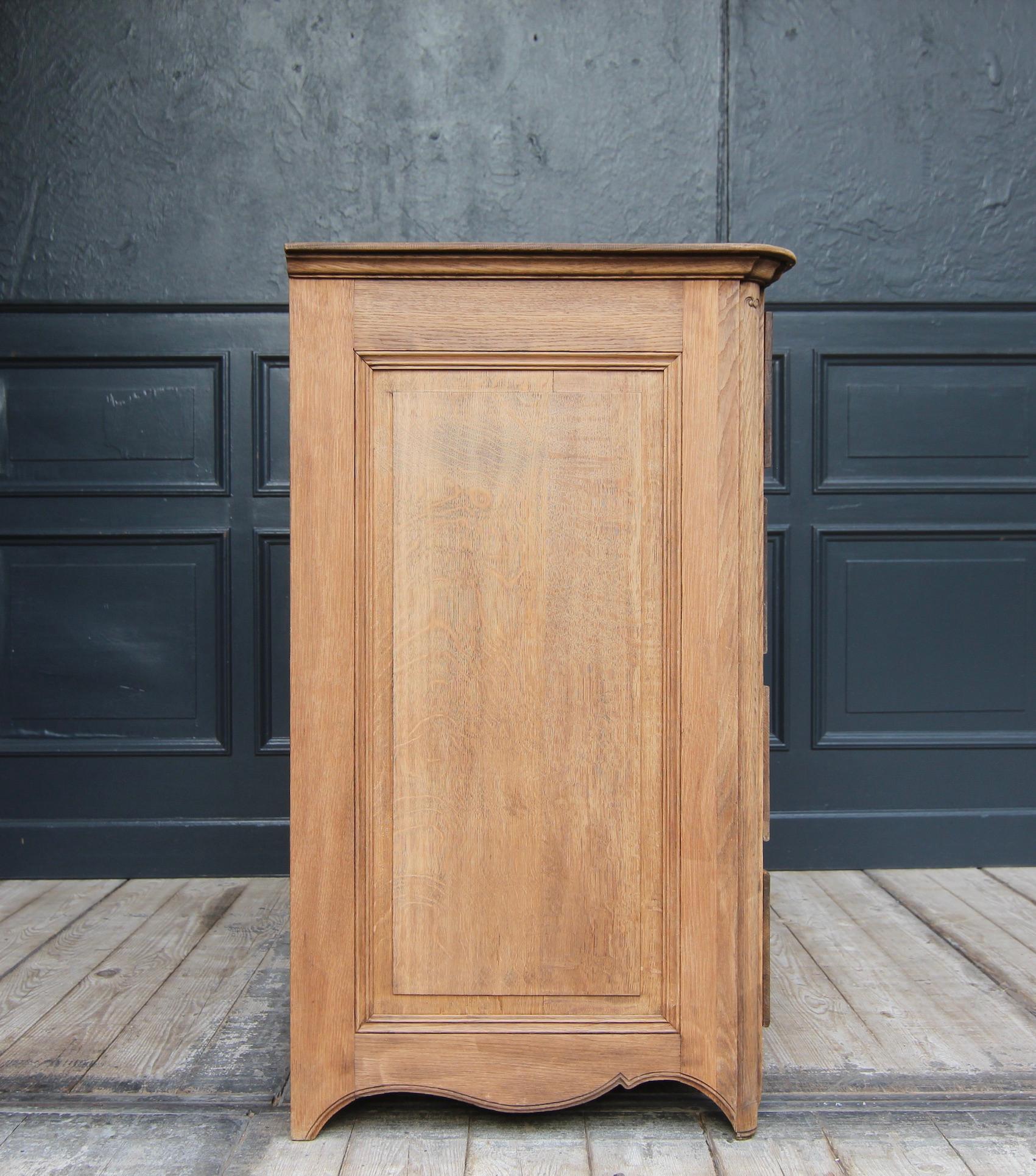 Early 20th Century Carved Oak Chest of Drawers For Sale 13