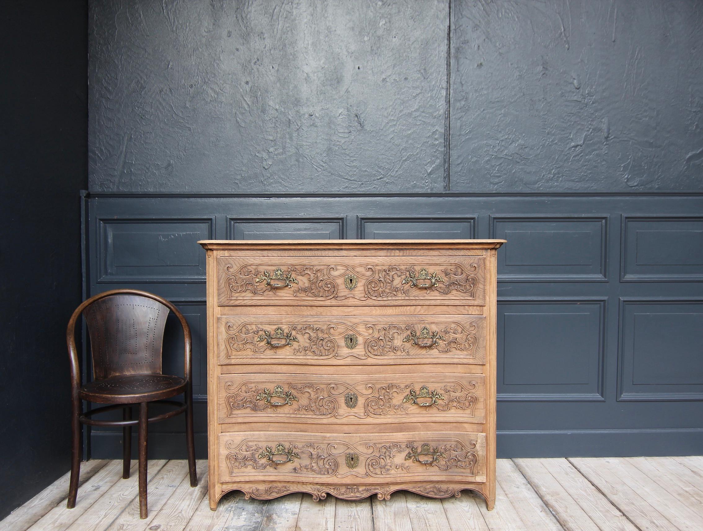 Rococo Revival Early 20th Century Carved Oak Chest of Drawers For Sale