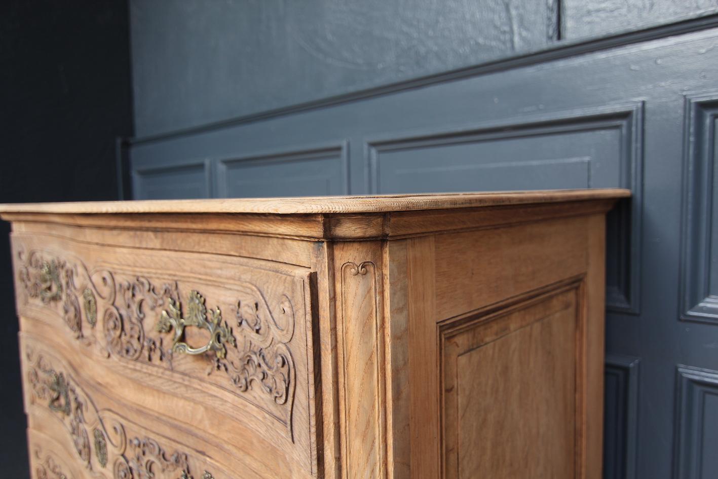 Early 20th Century Carved Oak Chest of Drawers For Sale 2