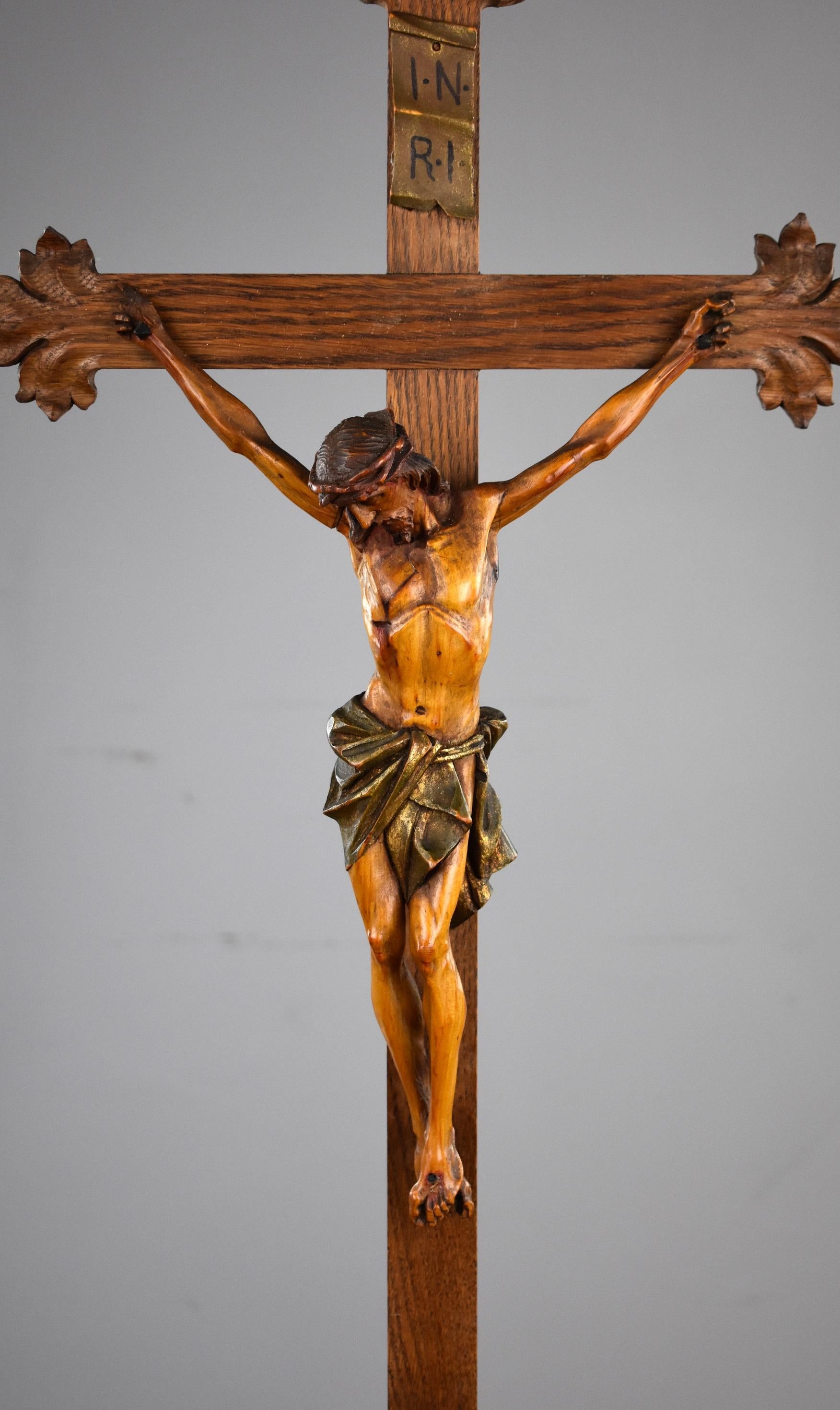 Edwardian Early 20th Century Carved Oak Crucifix
