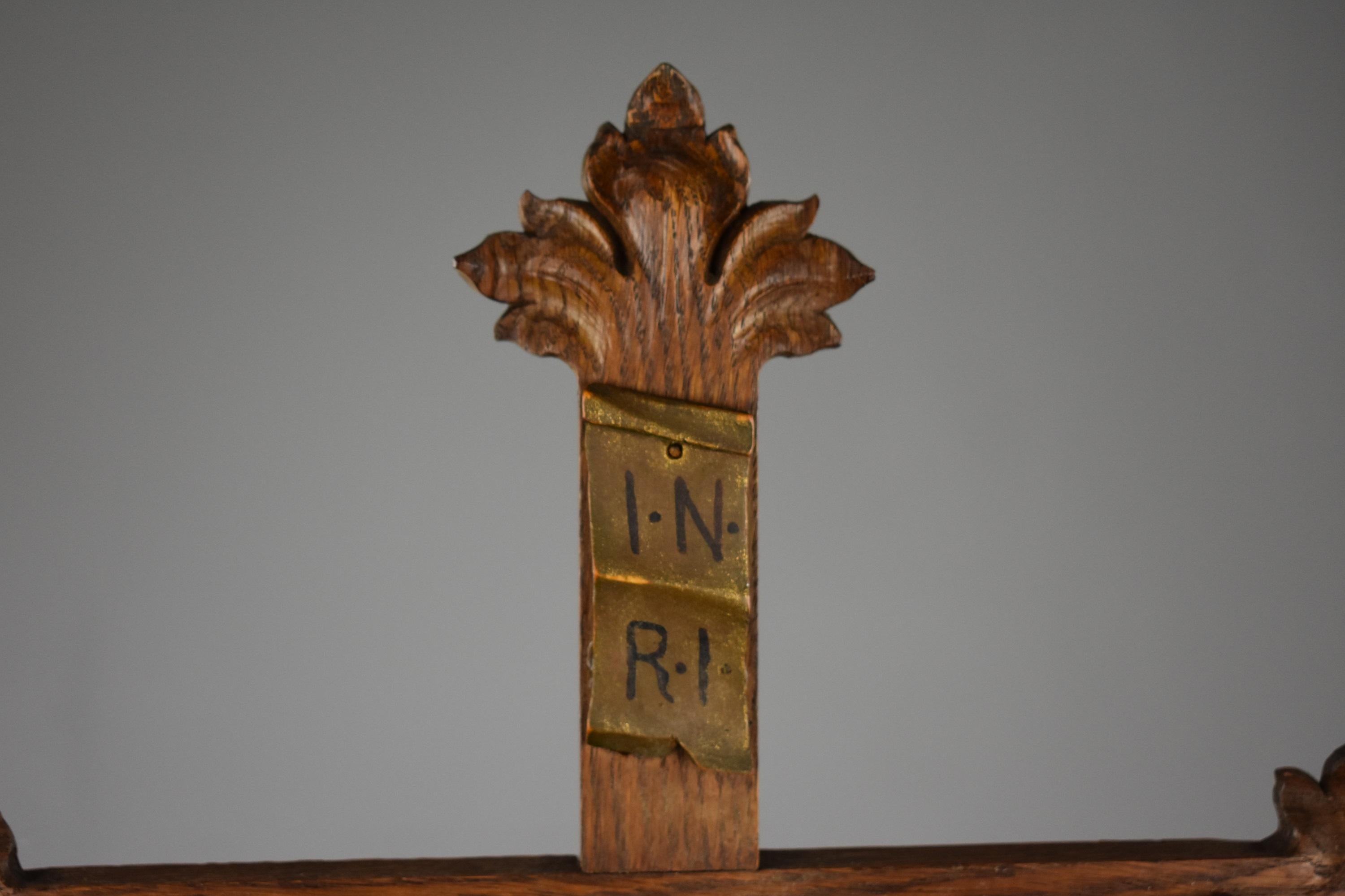 Early 20th Century Carved Oak Crucifix 2