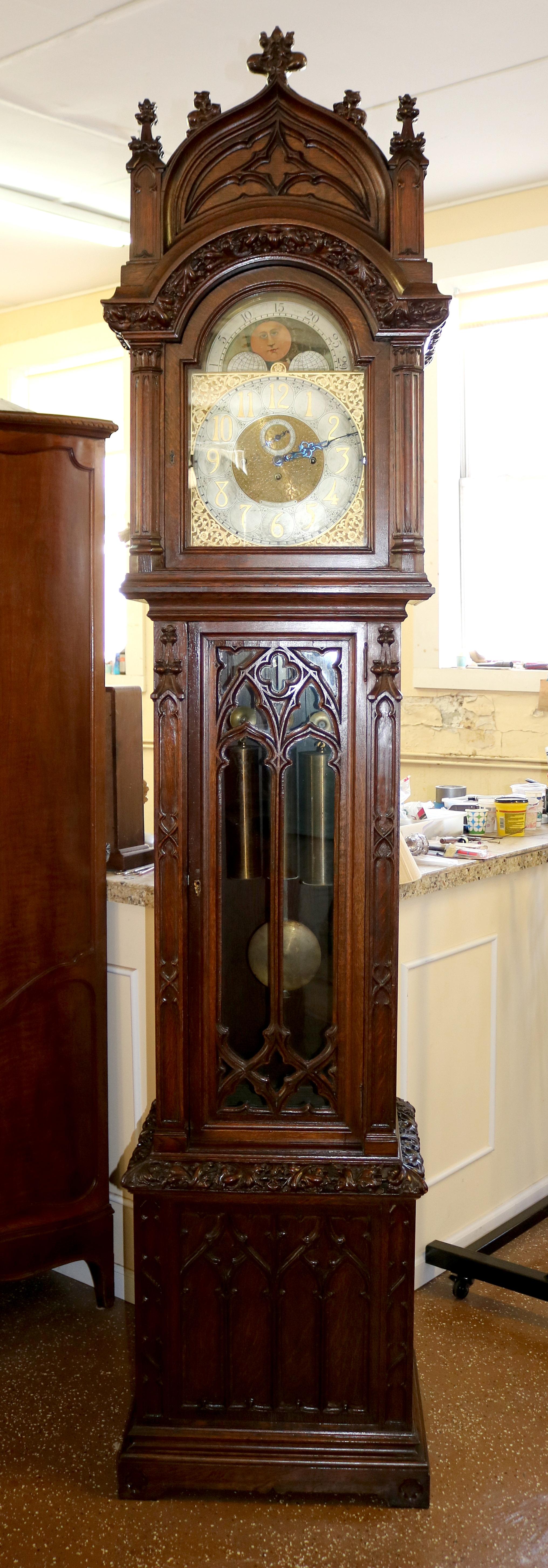 ​Early 20th Century Carved Oak Gothic 5 Gong Tall Case Grandfather Clock

Dimensions : 109