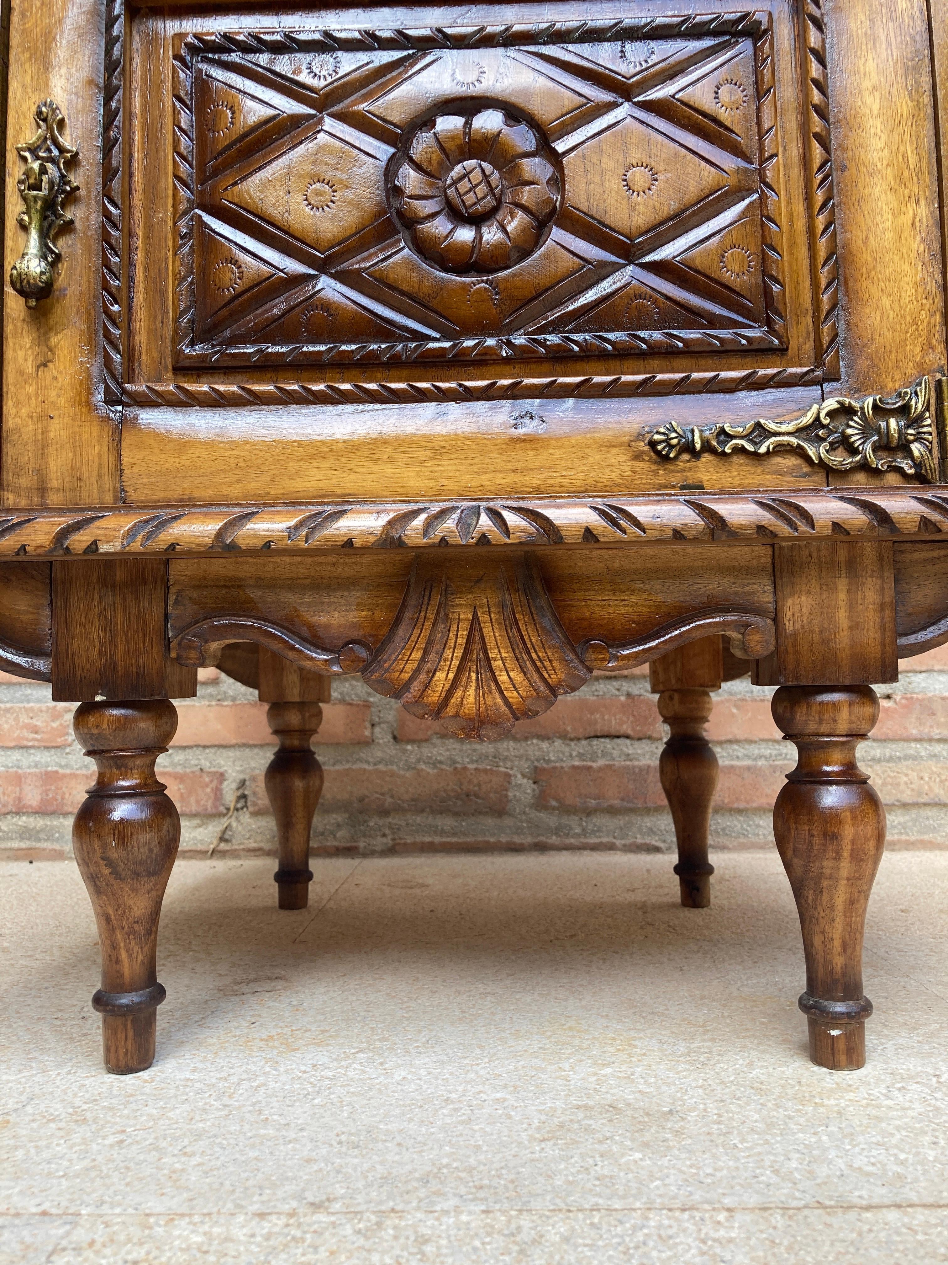 Early 20th Century Carved Oak Nightstands, 1940s, Set of 2 For Sale 9
