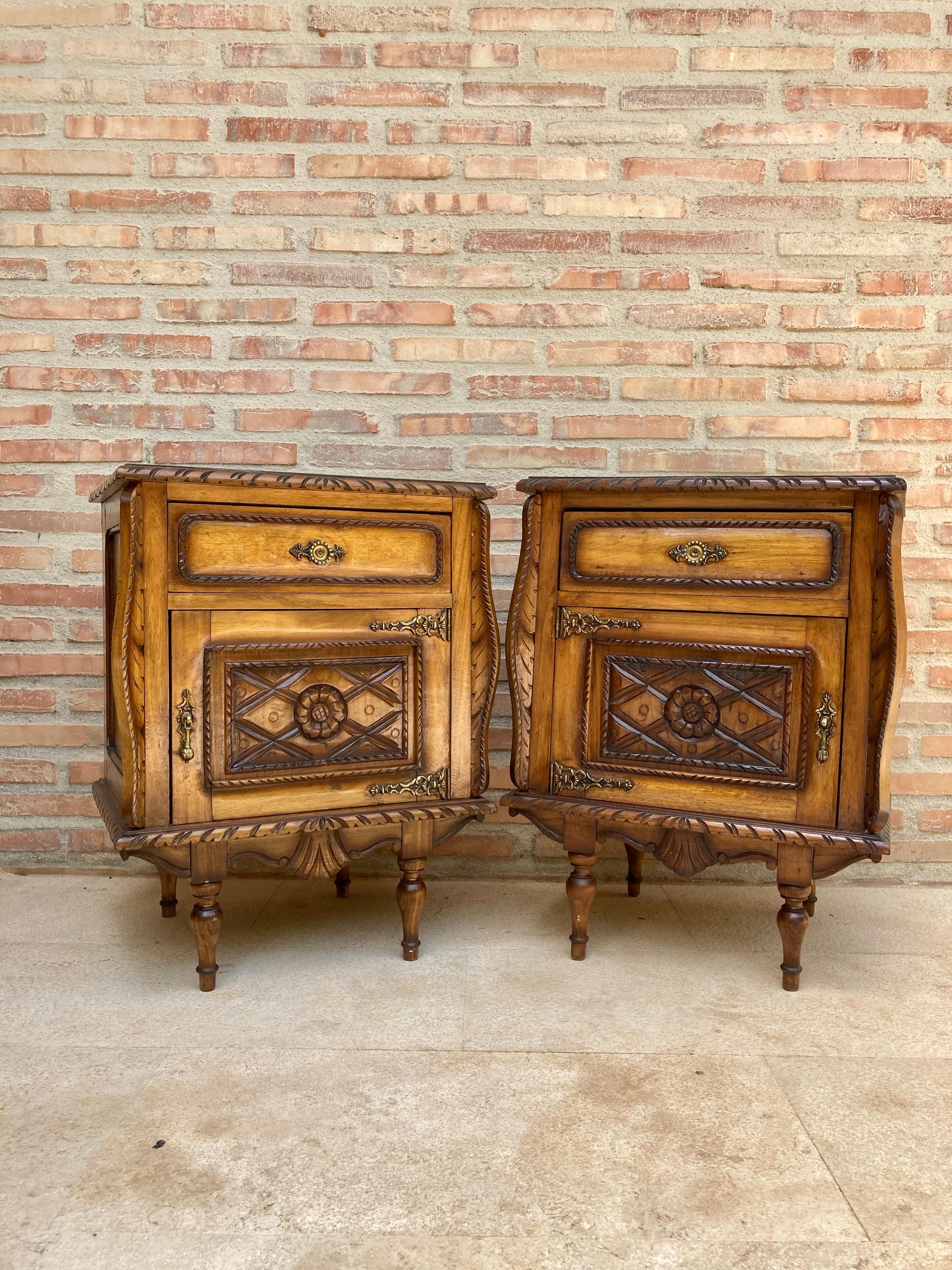 Mid-Century Modern Early 20th Century Carved Oak Nightstands, 1940s, Set of 2 For Sale