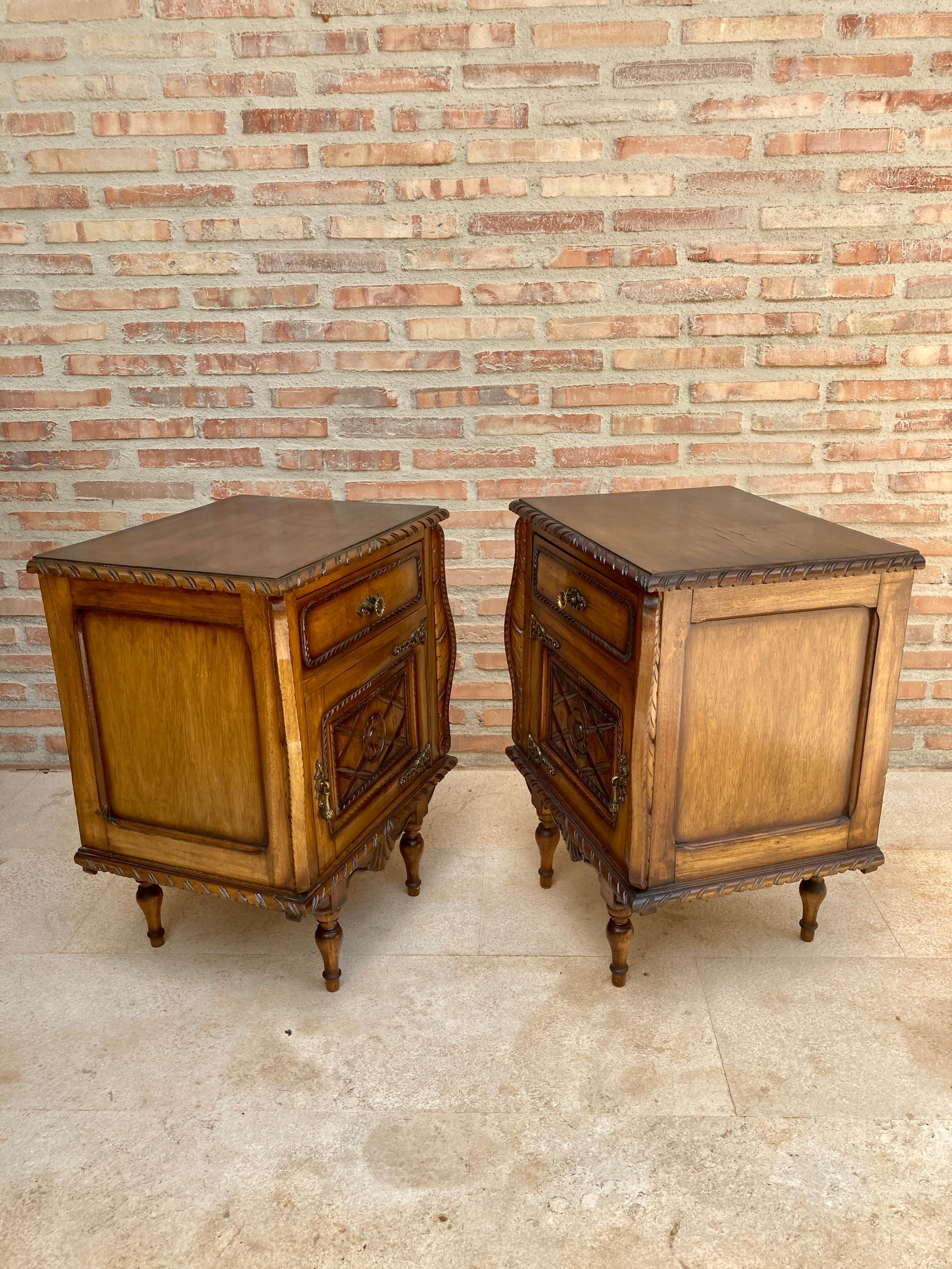 Early 20th Century Carved Oak Nightstands, 1940s, Set of 2 For Sale 2