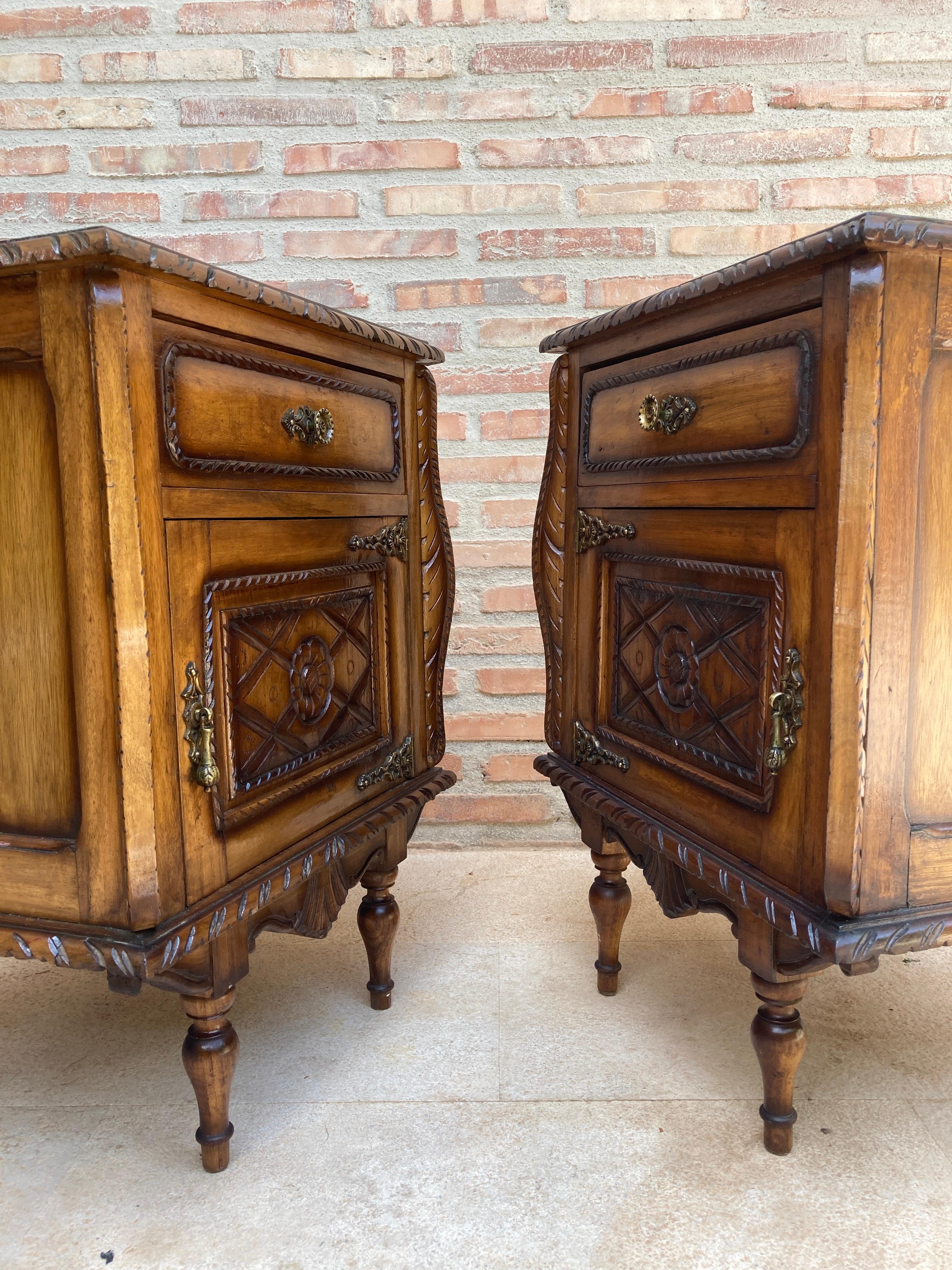 Early 20th Century Carved Oak Nightstands, 1940s, Set of 2 For Sale 3