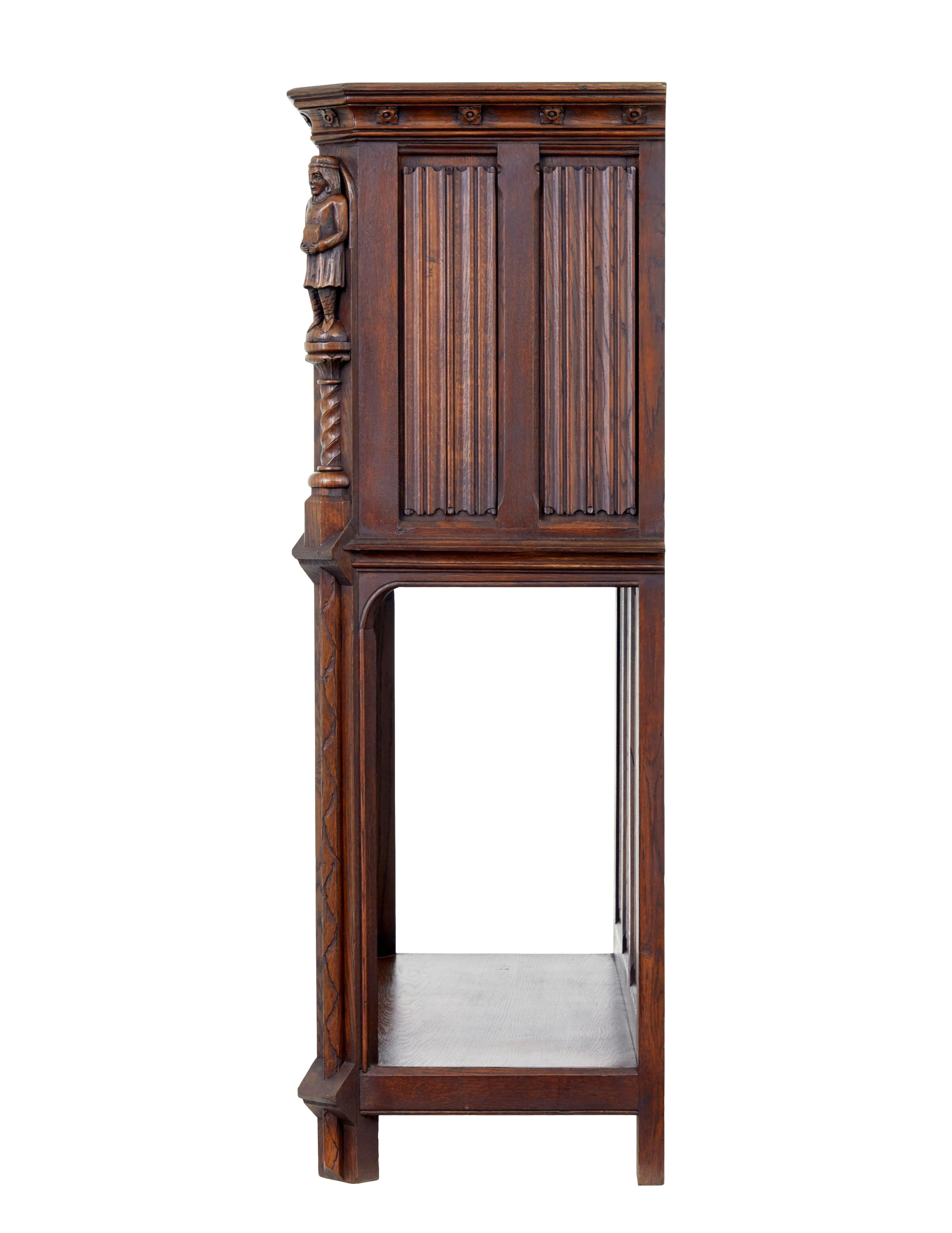 English Early 20th century carved oak renaissance revival cupboard For Sale