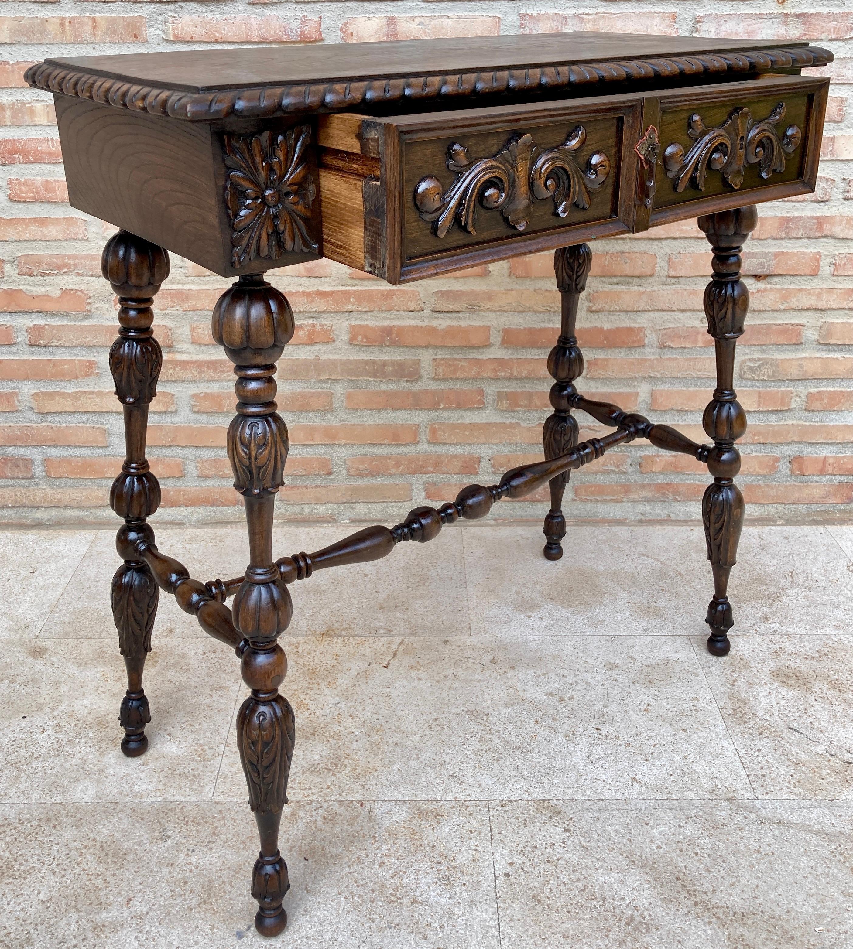 Early 20th Century Carved Oak Table with One Drawer, 1940s In Good Condition For Sale In Miami, FL