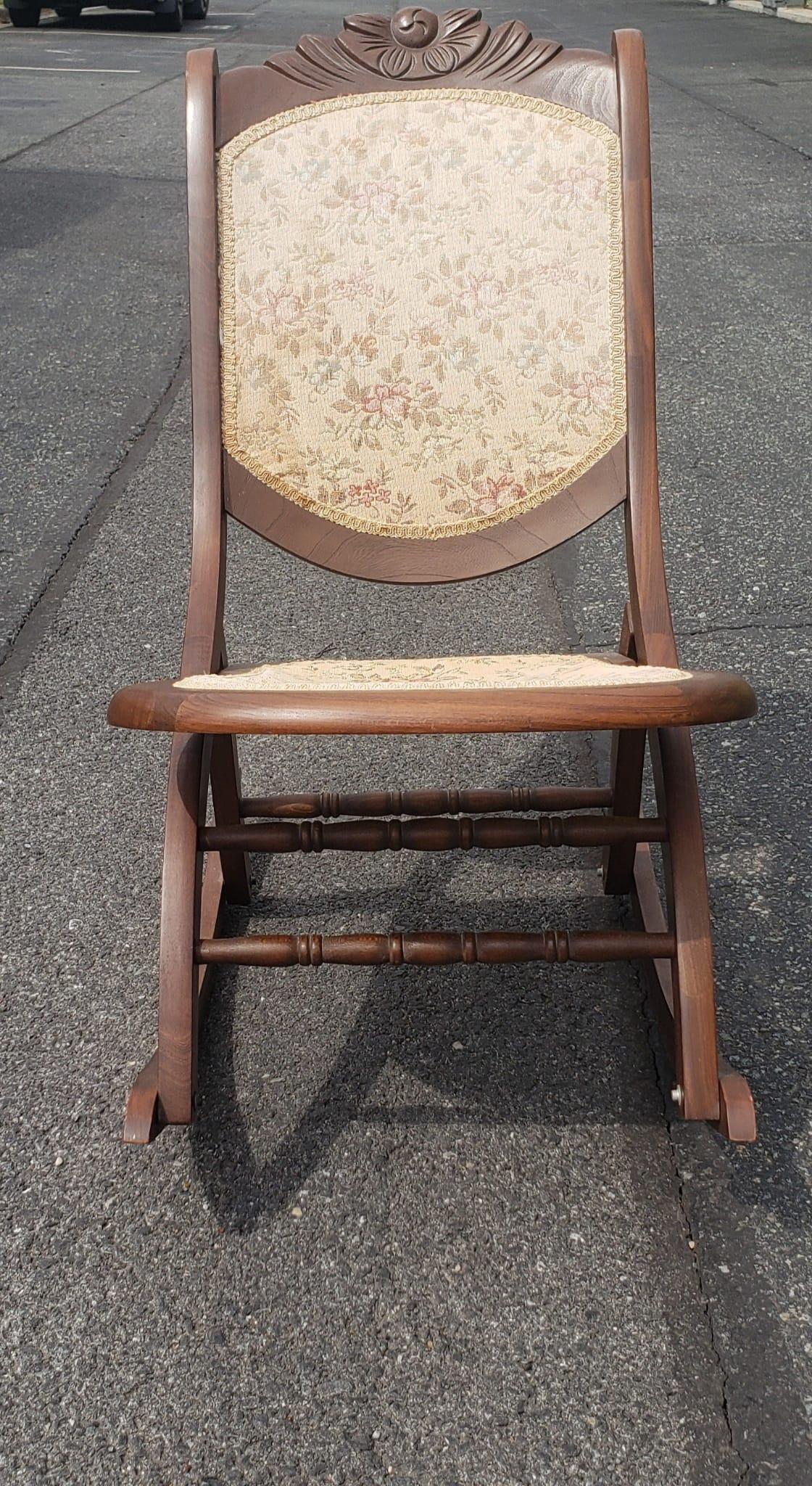 Victorian Early 20th Century Carved Walnut and Upholstered Folding Rocking Chair For Sale