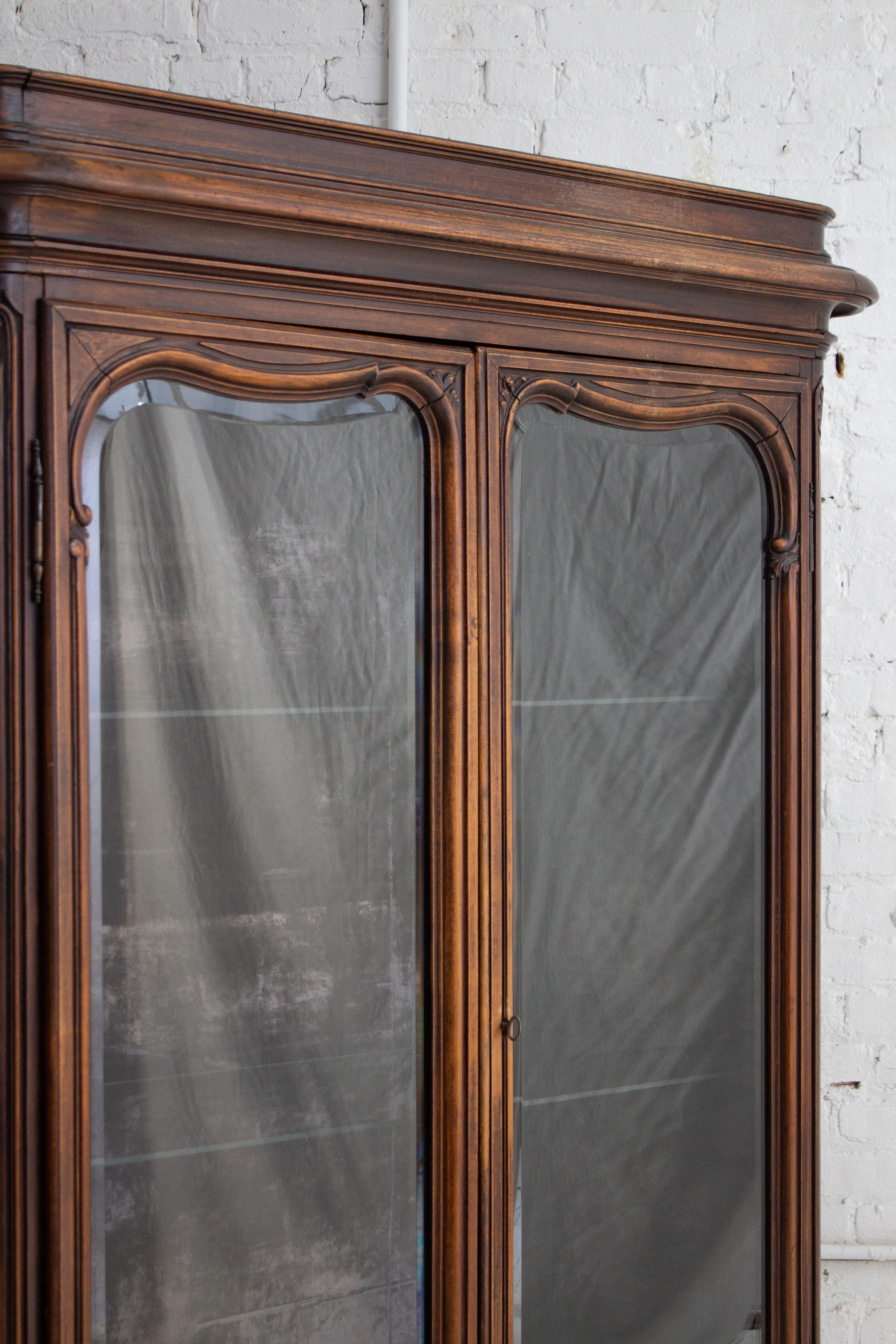 Early 20th Century Carved Walnut Glass Front Curio Cabinet 6