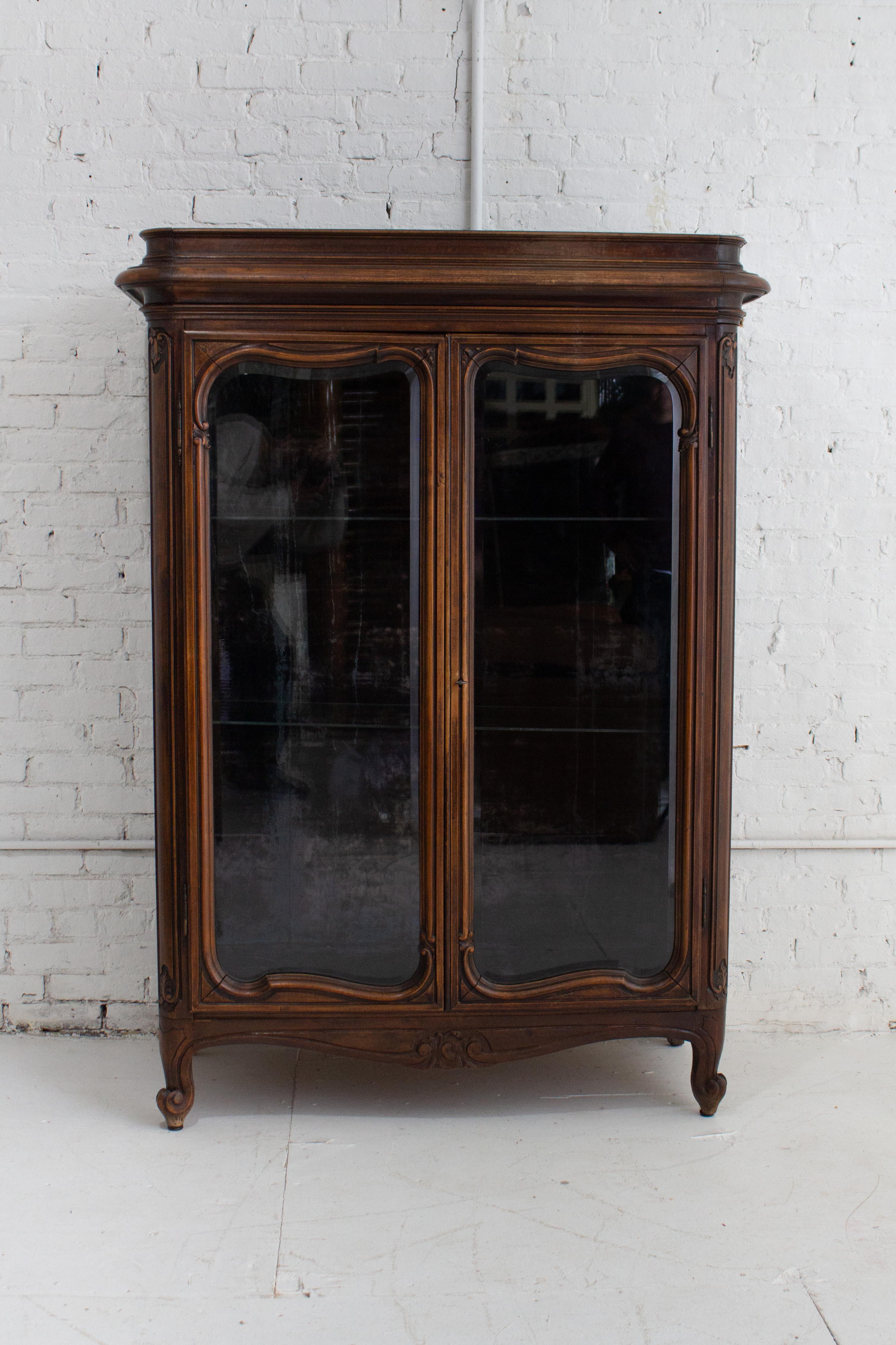 Early 20th Century Carved Walnut Glass Front Curio Cabinet 2