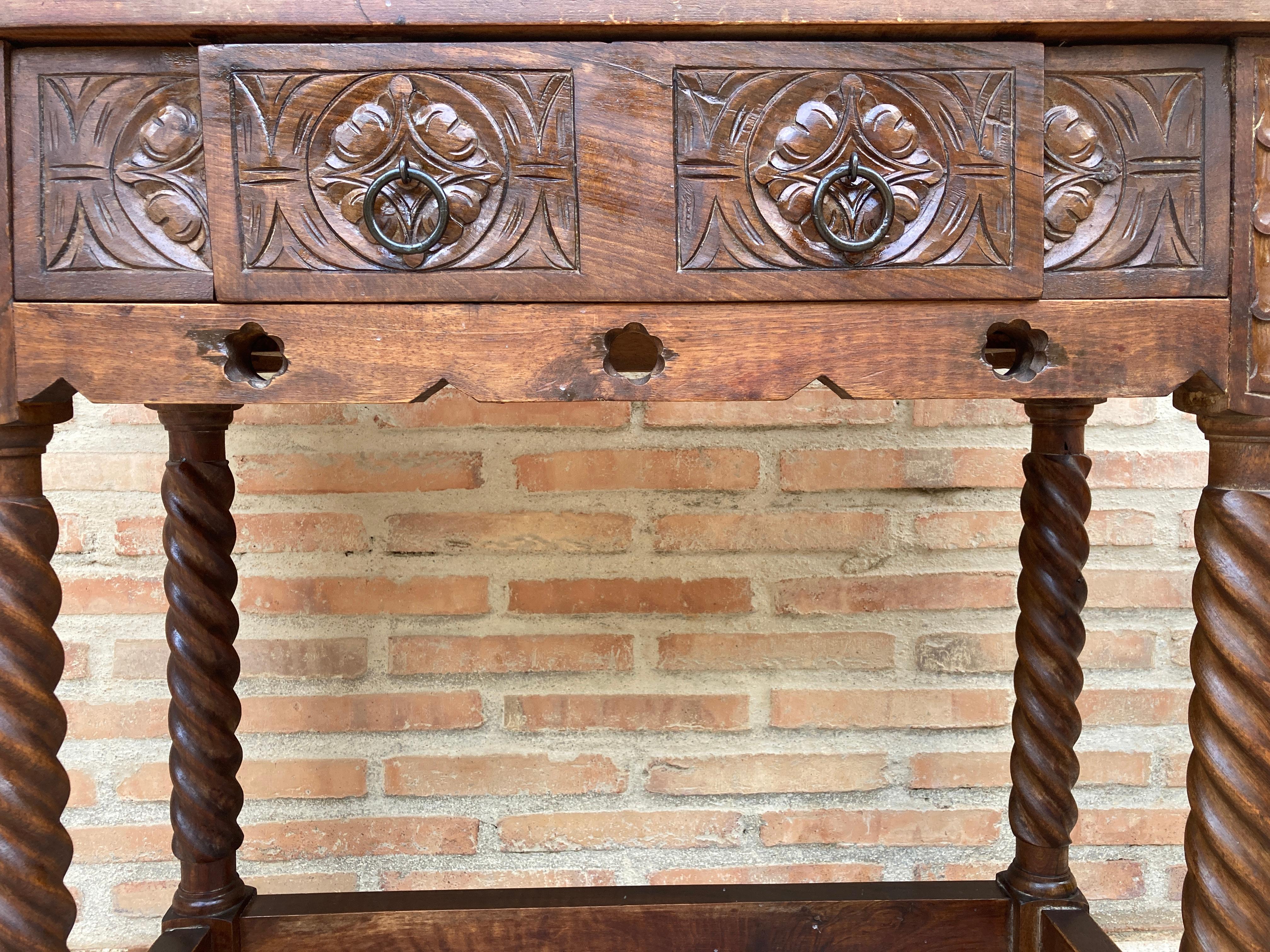 Early 20th Century Carved Walnut Wood Catalan Spanish Console Table For Sale 5