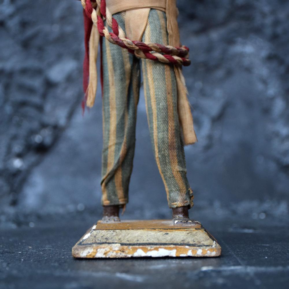 Early 20th Century Carved Wooden Folk Art Indian Souvenir Figure In Fair Condition In London, GB