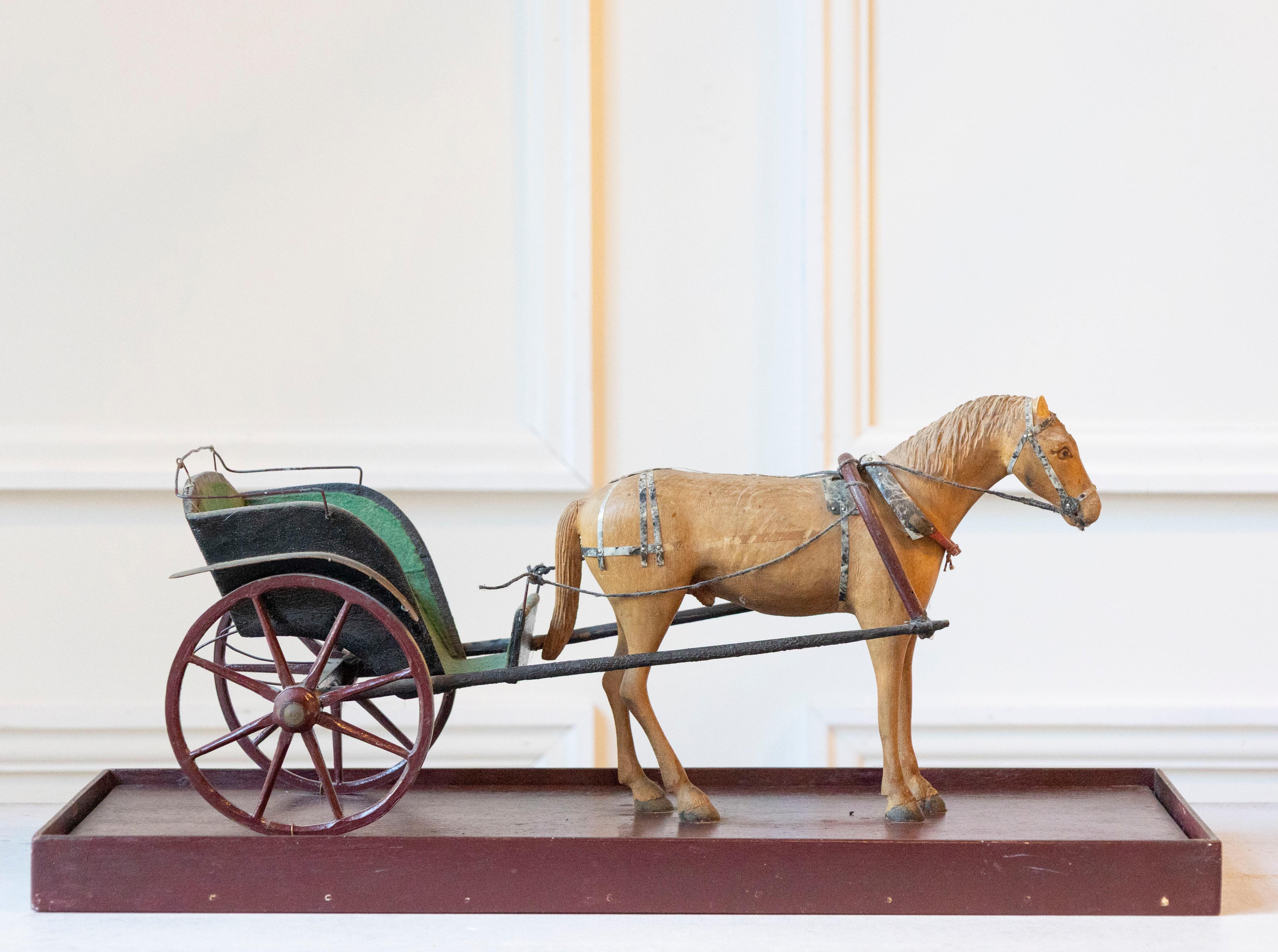 Modèle de cheval et d'attelage en bois sculpté du début du 20e siècle en vente 1