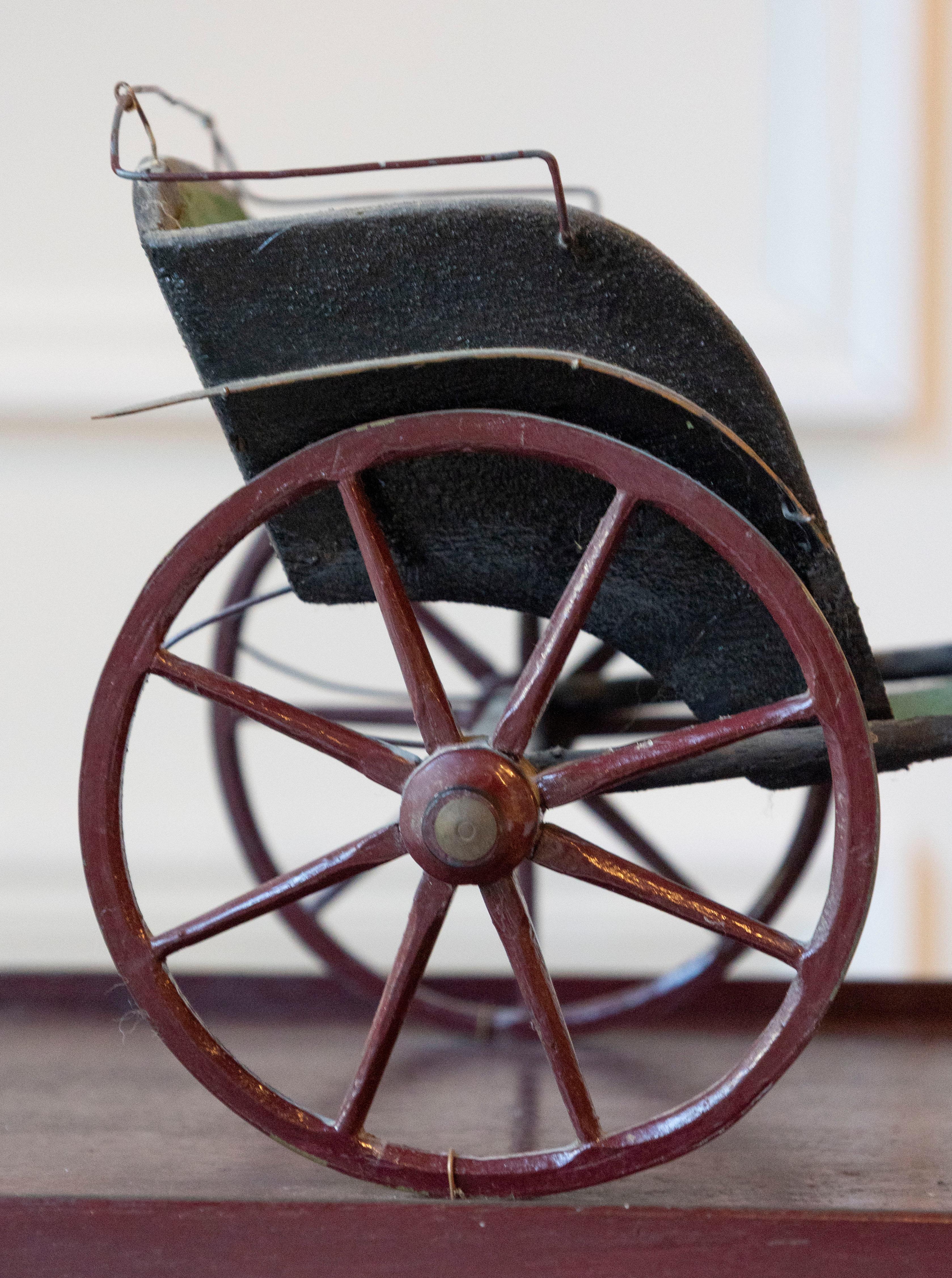 Modèle de cheval et d'attelage en bois sculpté du début du 20e siècle en vente 2