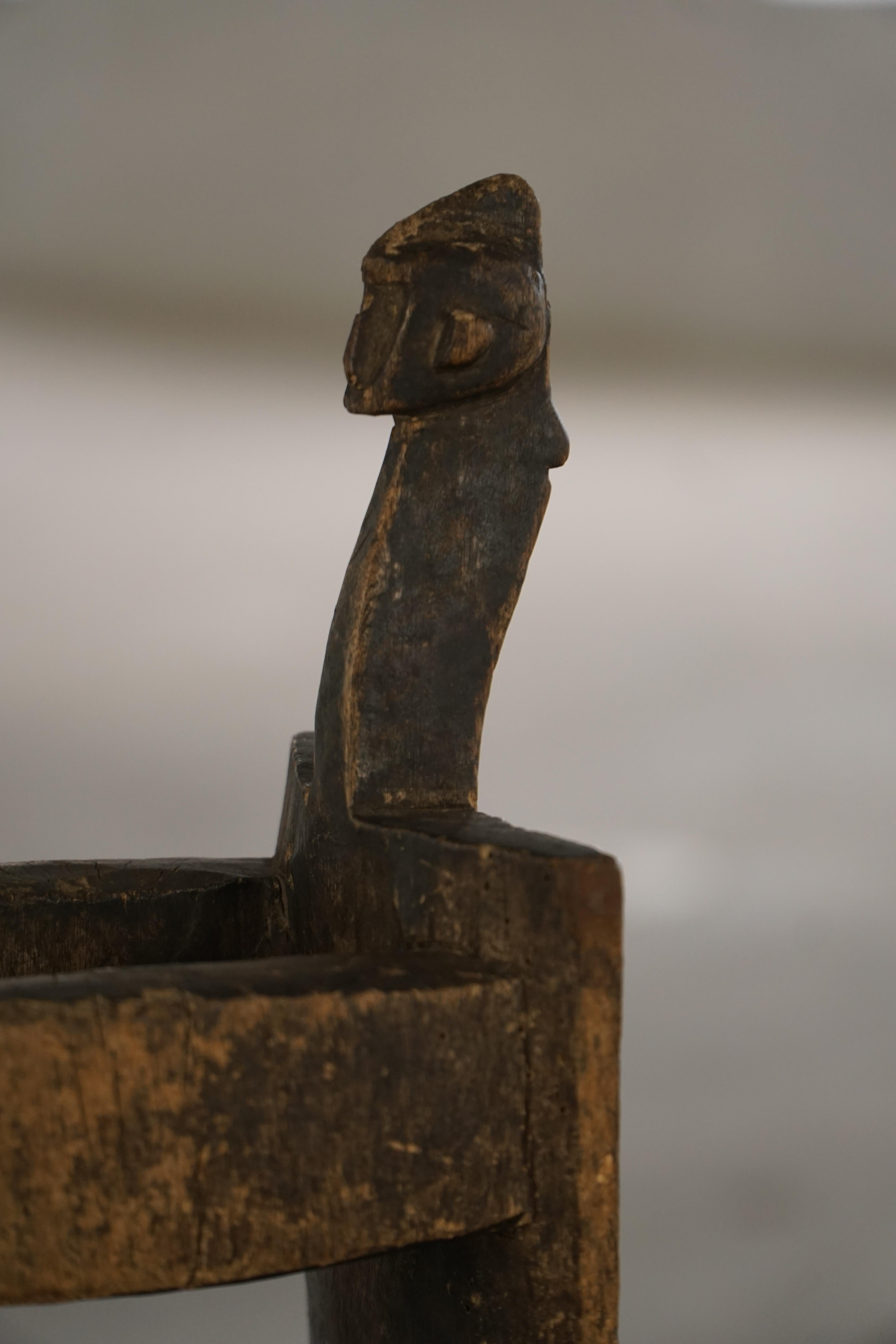 Taburete Lobi de madera tallada de principios del siglo XX, Burkina Faso, África en venta 1