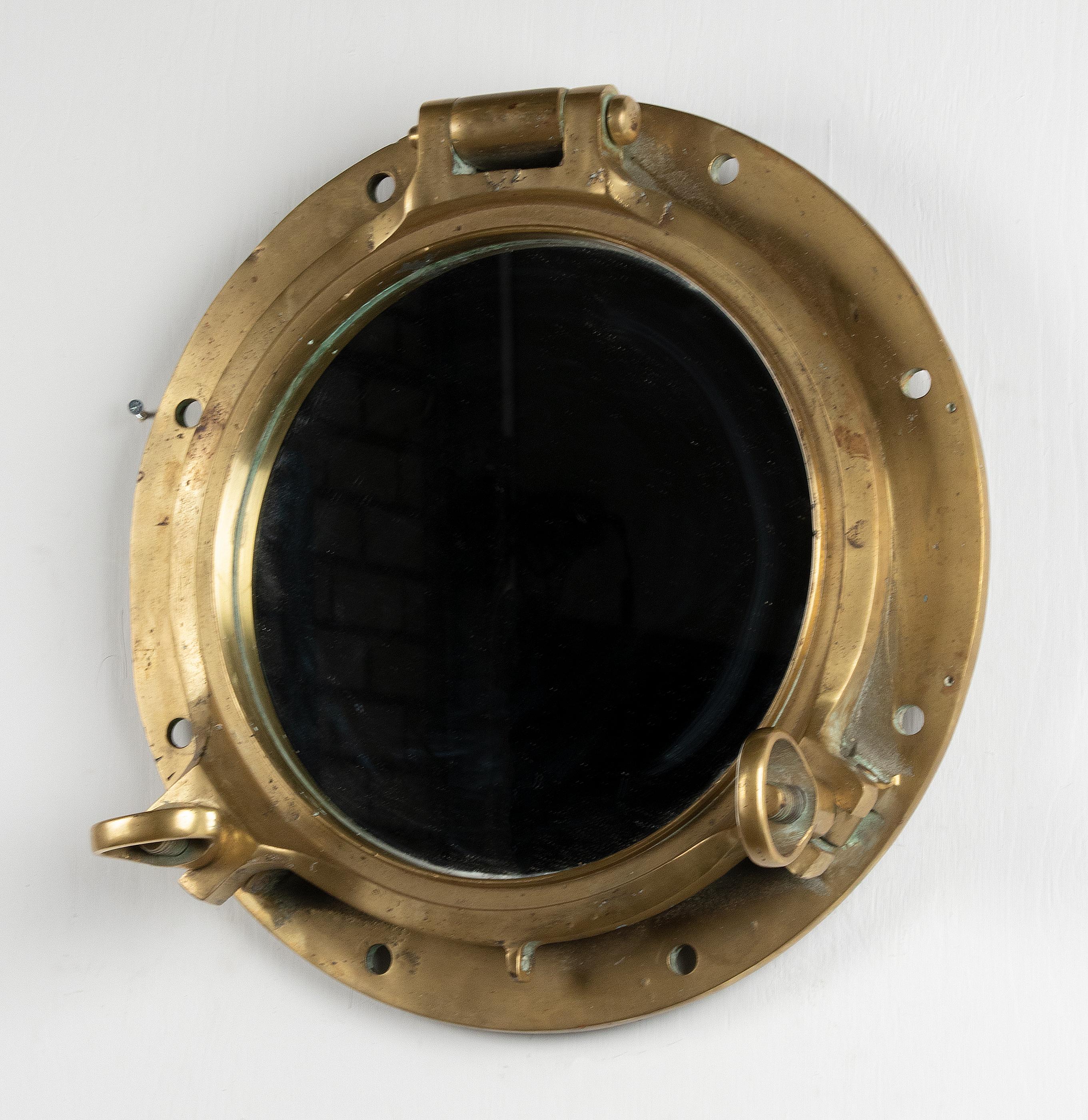 Early 20th Century Cast Brass Mirror Ship Porthole In Good Condition In Casteren, Noord-Brabant