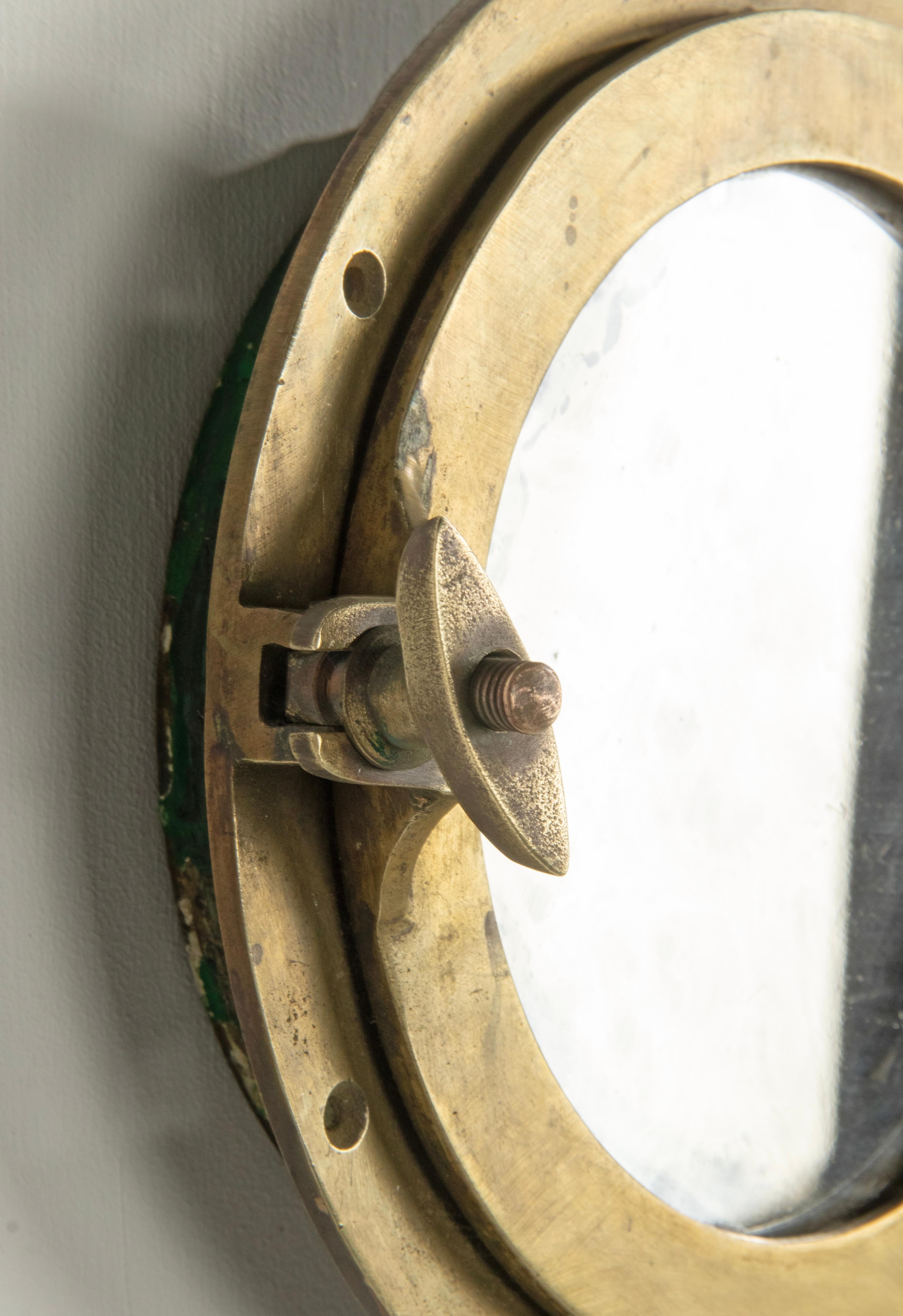Gegossenes Messing-Spiegelschiffs-Porthole, frühes 20. Jahrhundert im Zustand „Relativ gut“ im Angebot in Casteren, Noord-Brabant