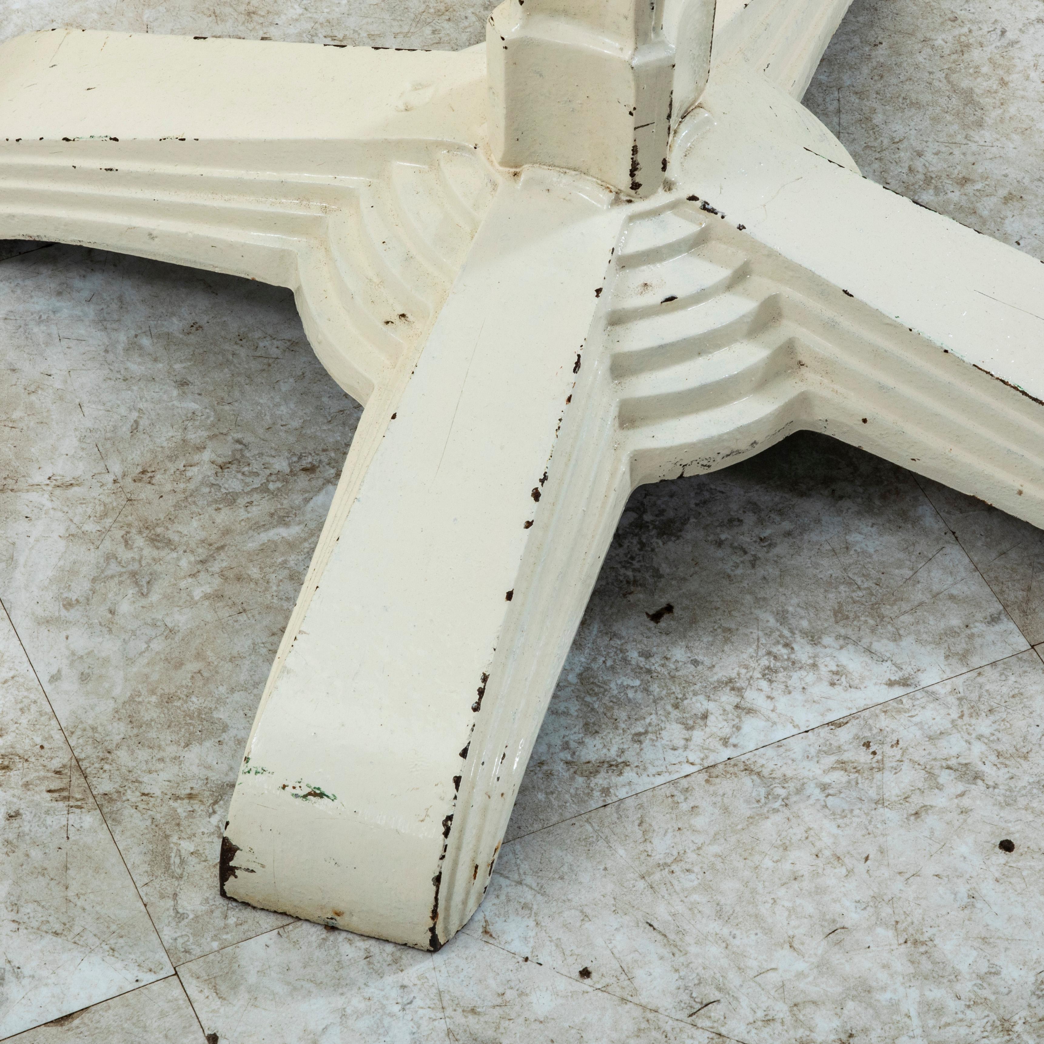 Tavolo da caffè in ghisa smaltata dei primi del Novecento, tavolo da bistrot, tavolo da giardino in vendita 4