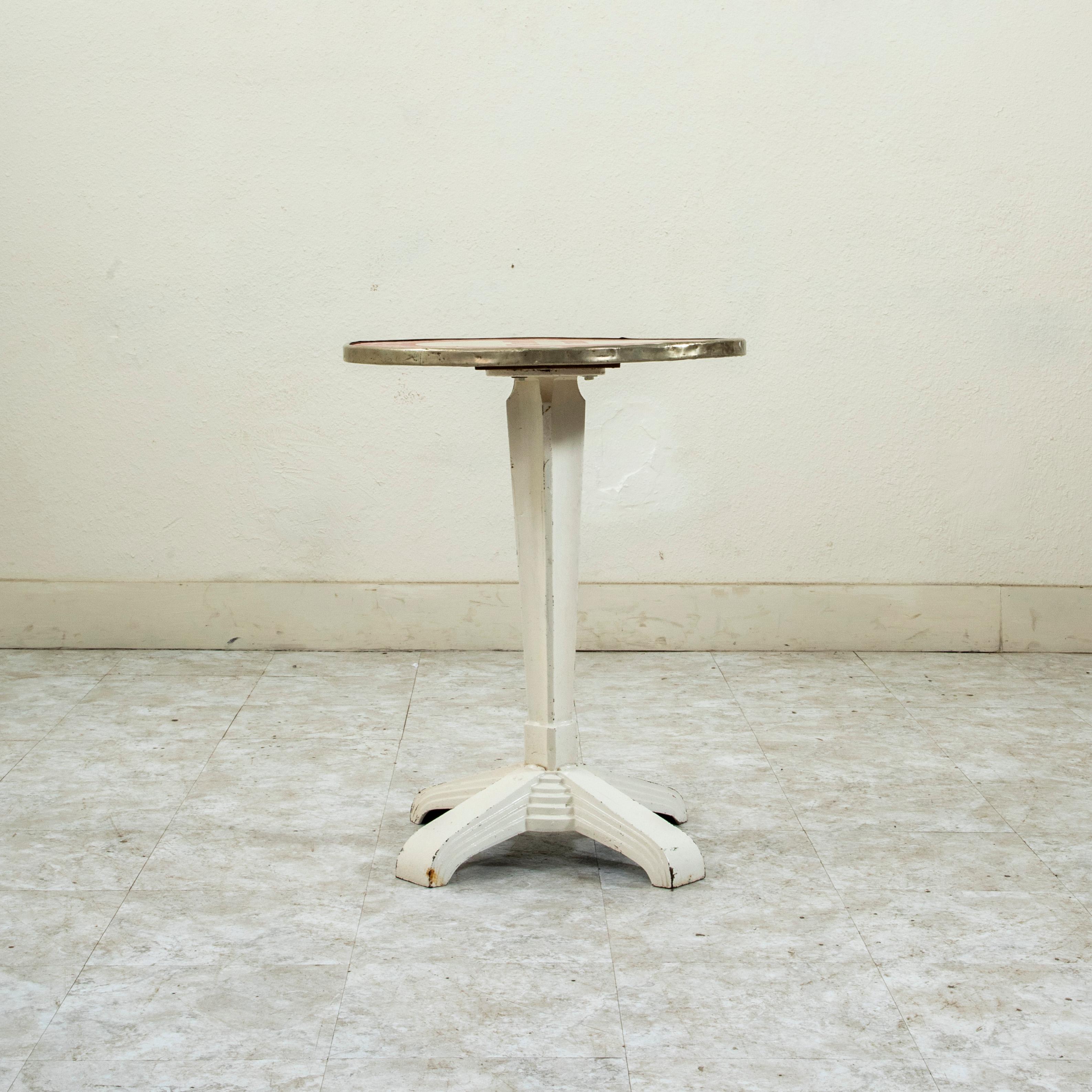 Tavolo da caffè in ghisa smaltata dei primi del Novecento, tavolo da bistrot, tavolo da giardino In condizioni buone in vendita a Fayetteville, AR