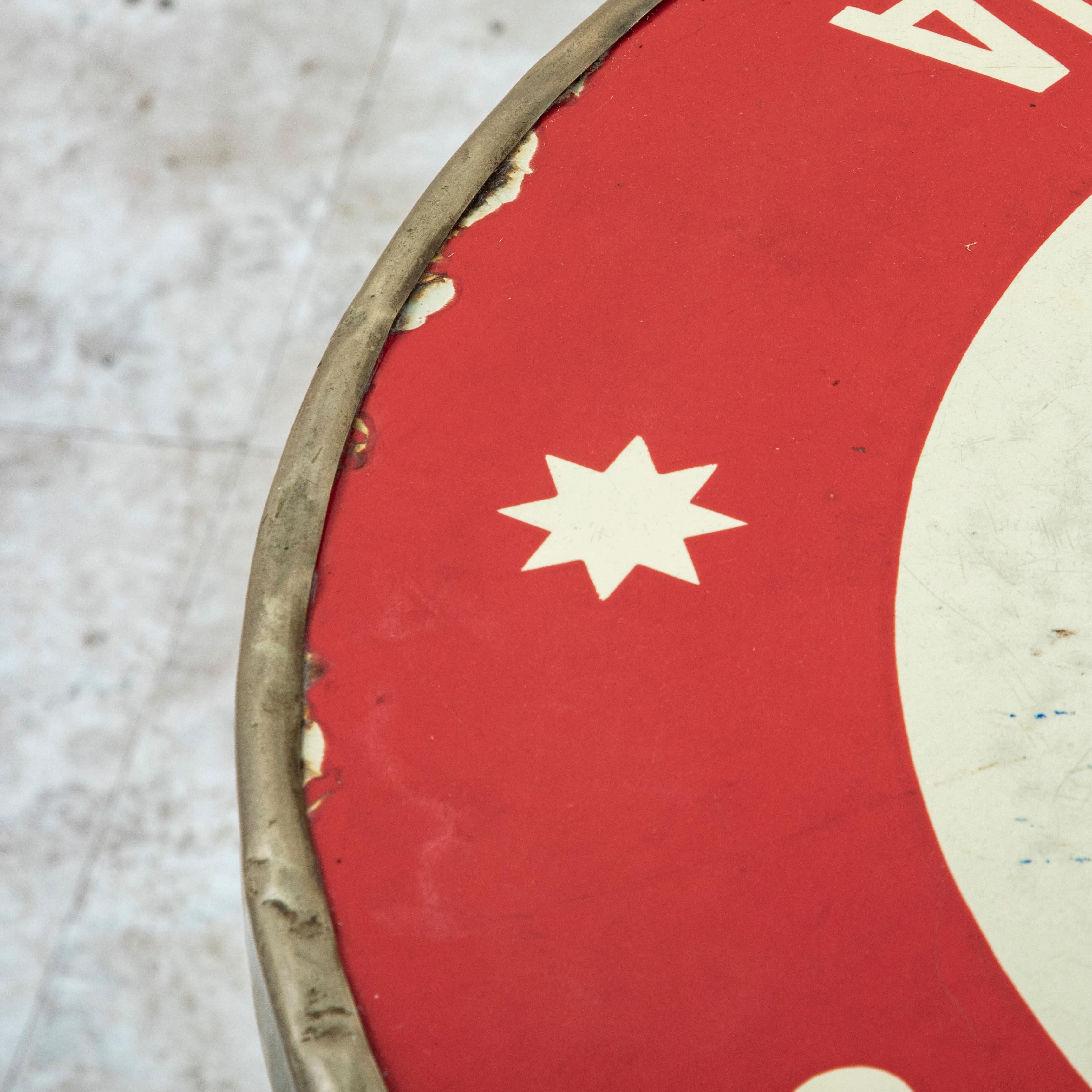 Smalto Tavolo da caffè in ghisa smaltata dei primi del Novecento, tavolo da bistrot, tavolo da giardino in vendita