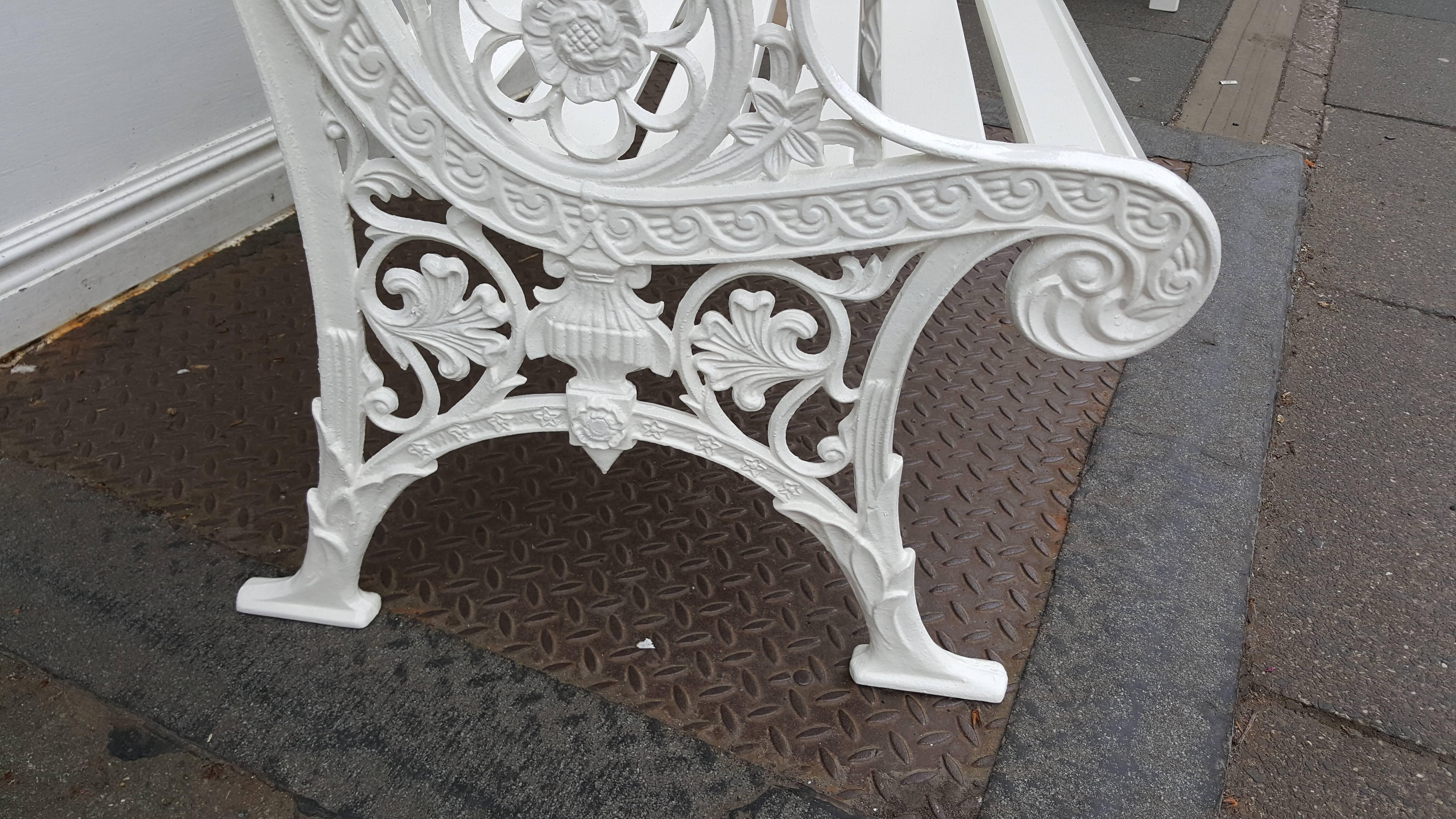 Early 20th Century Cast Iron Garden Bench In Excellent Condition In Altrincham, Cheshire