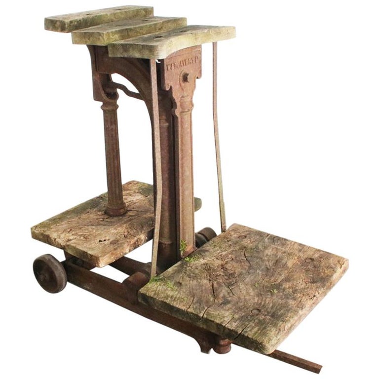 Early 20th Century Cast Iron Sack Weighing Scales Produced by W&T Avery Ltd  For Sale at 1stDibs