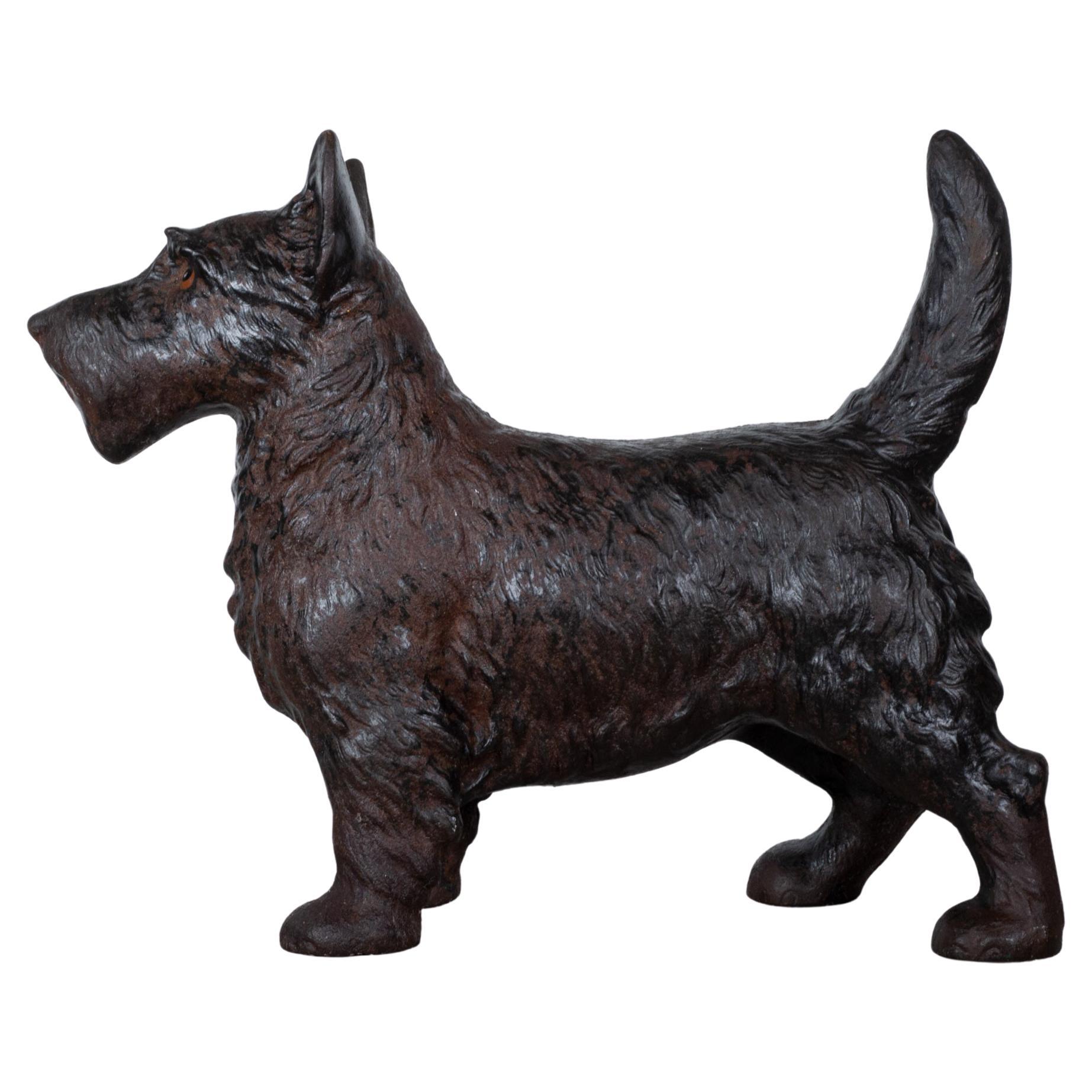 ABOUT

This is an original hand painted cast iron Scottish Terrier doorstop manufactured by the Hubley Manufacturing Company in Lancaster Pennsylvania USA. The piece has retained its original hand painted finish and is in good condition with the