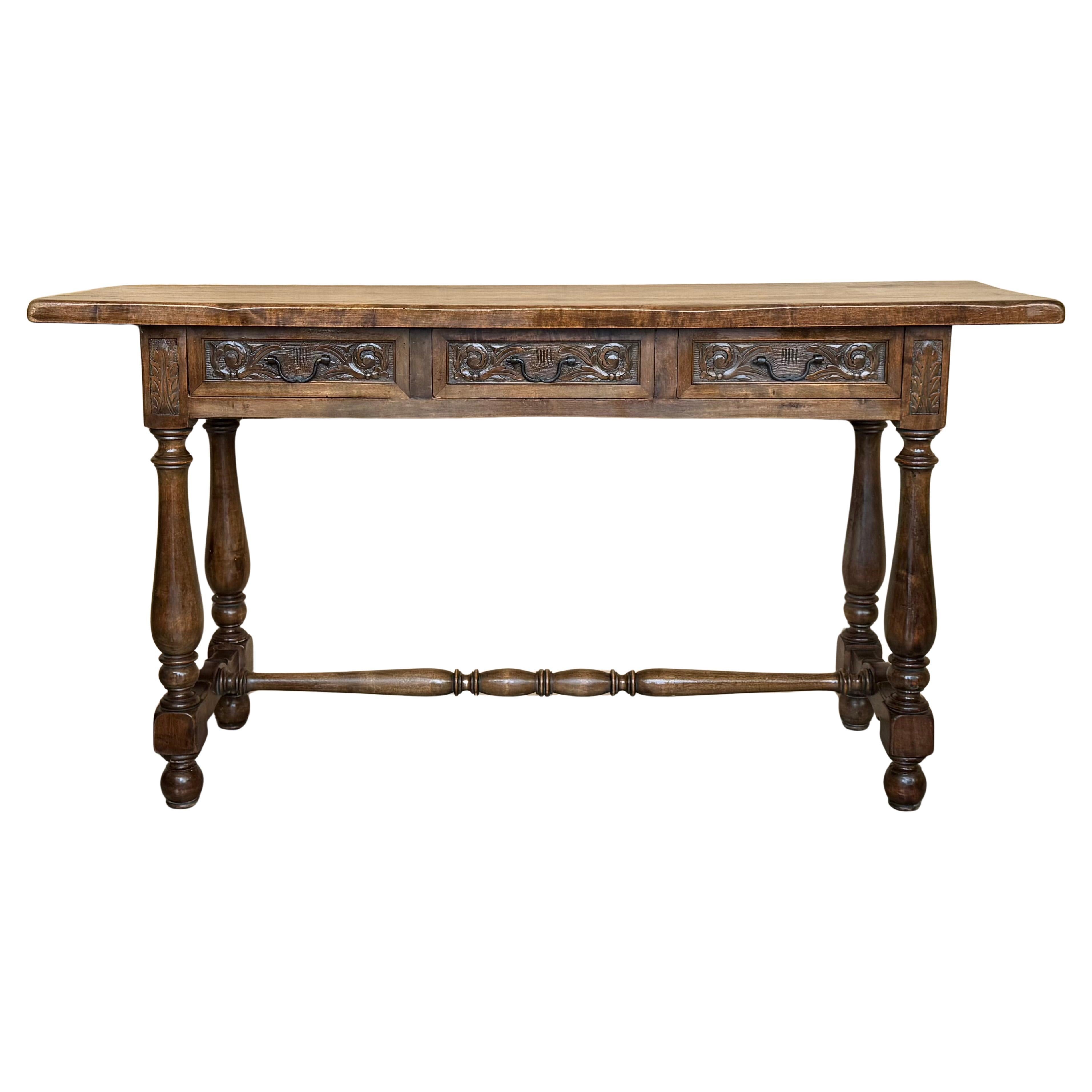 Early 20th Century Catalan Spanish Carved Walnut Console Table with Thre Drawers For Sale