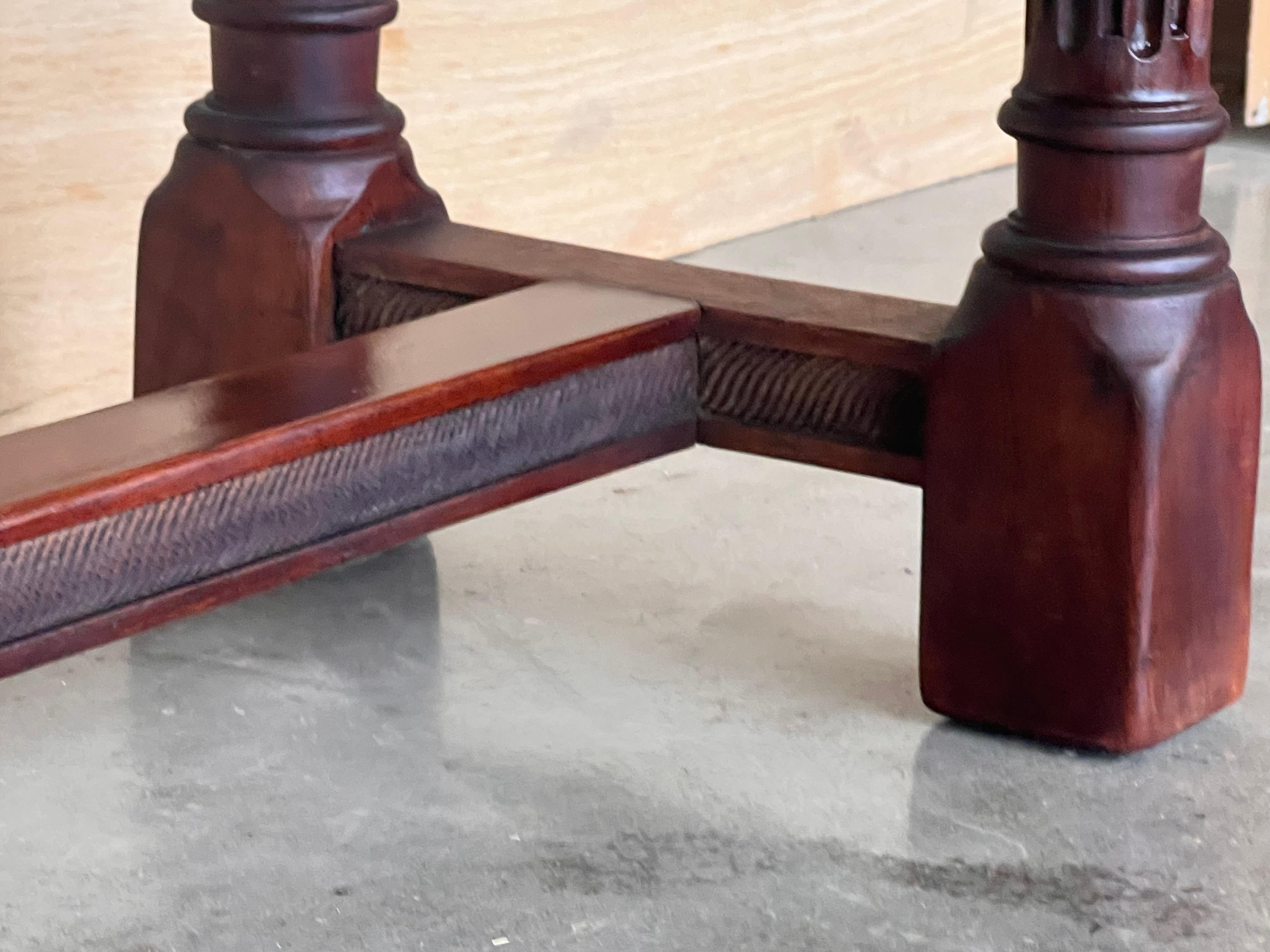 Early 20th Century Catalan Spanish Carved Walnut Console Table with Two Drawers For Sale 17