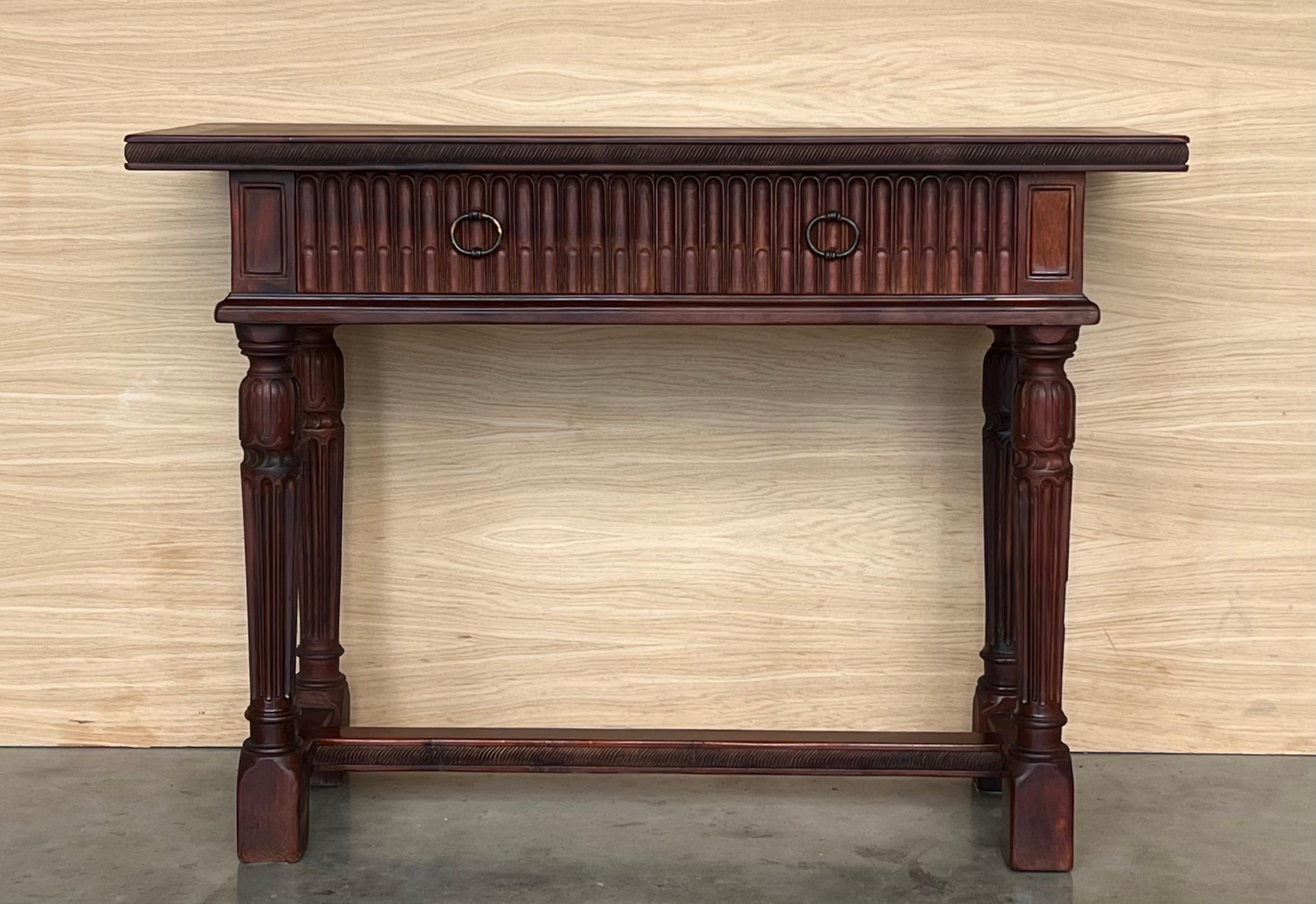 Early 20th Century Catalan Spanish Carved Walnut Console Table with Two Drawers In Good Condition For Sale In Miami, FL