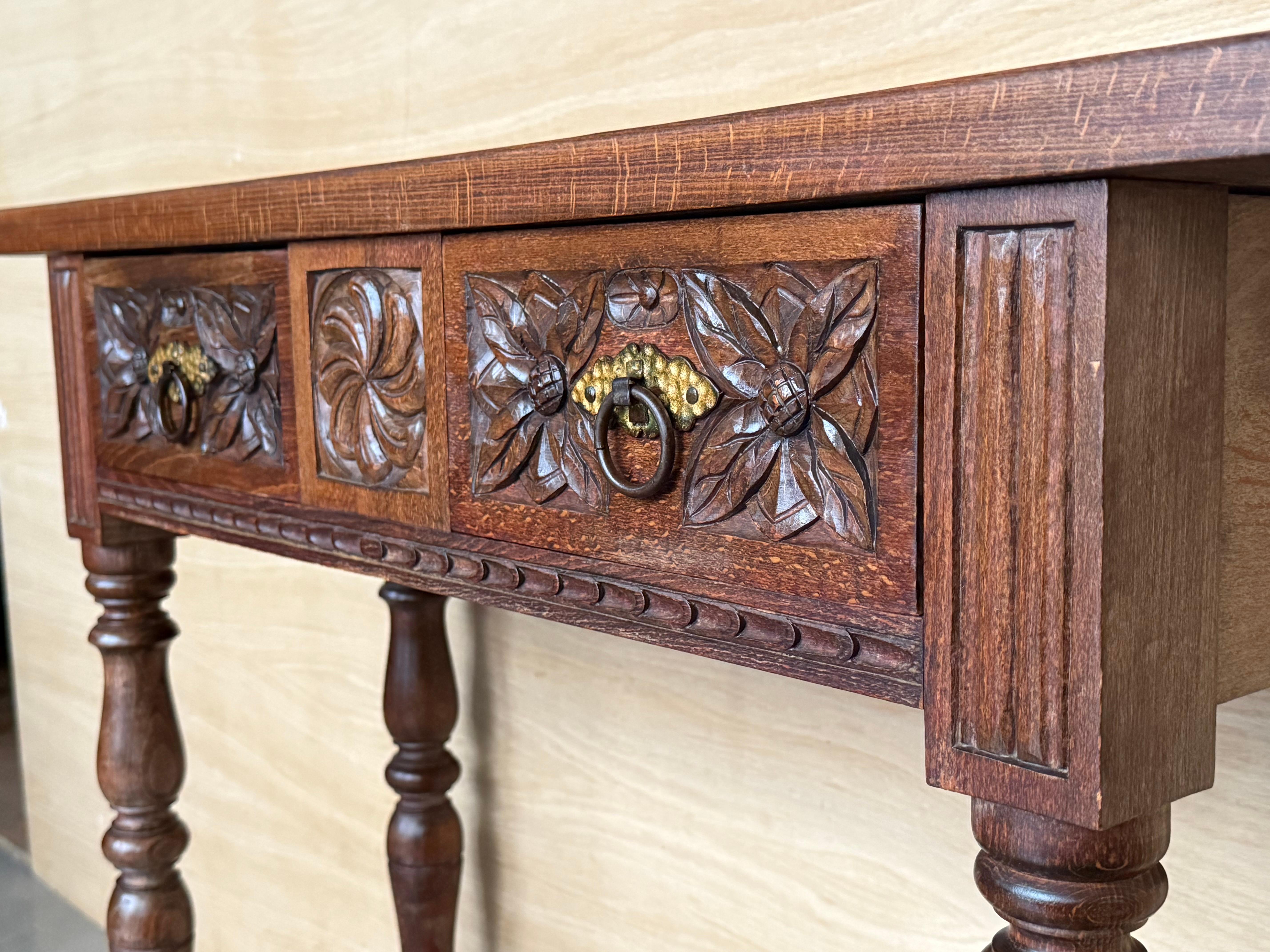 Early 20th Century Catalan Spanish Carved Walnut Console Table with Two Drawers For Sale 5