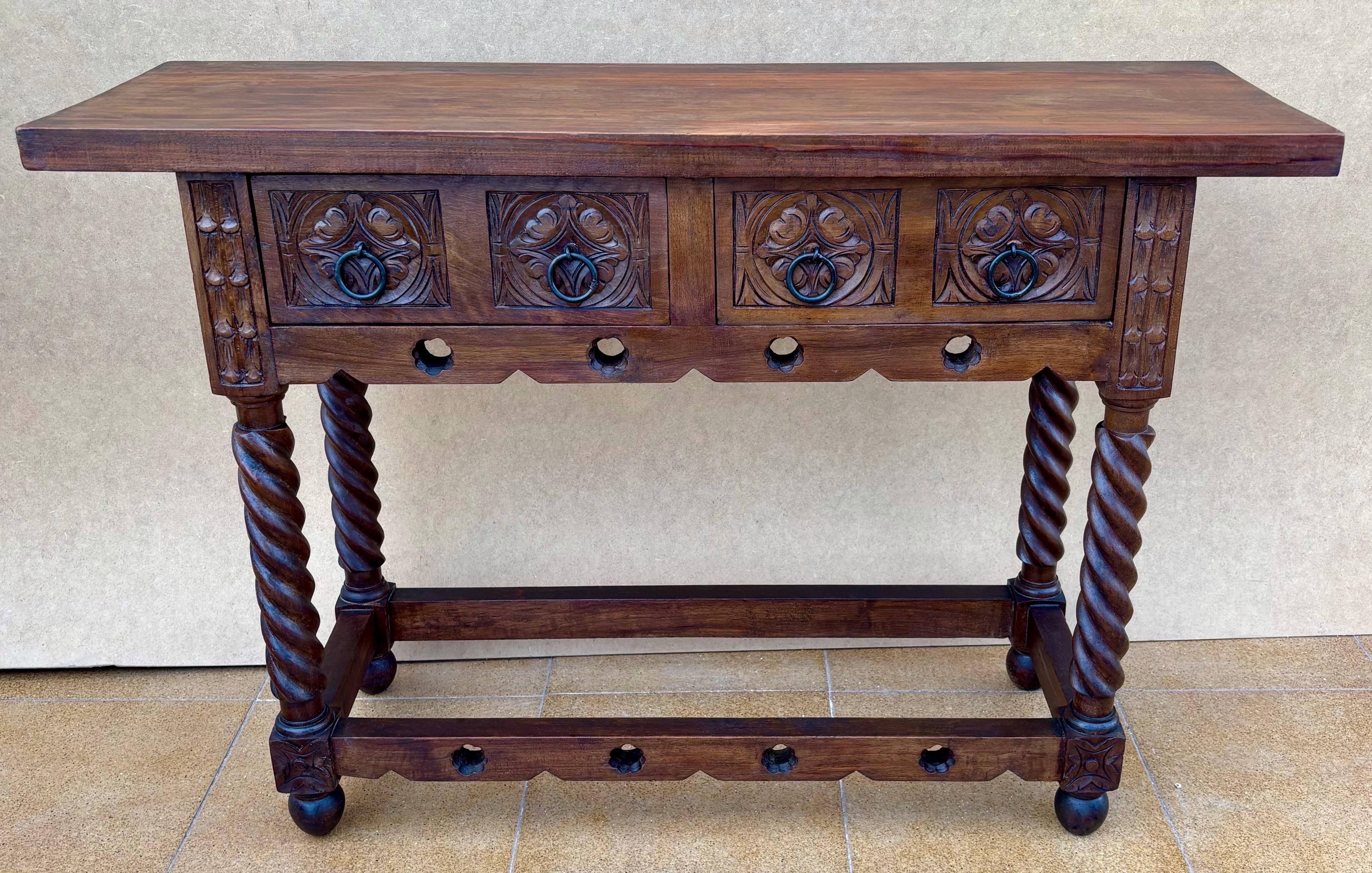 Early 20th Century Catalan Spanish Carved Walnut Wood Console Table For Sale 4
