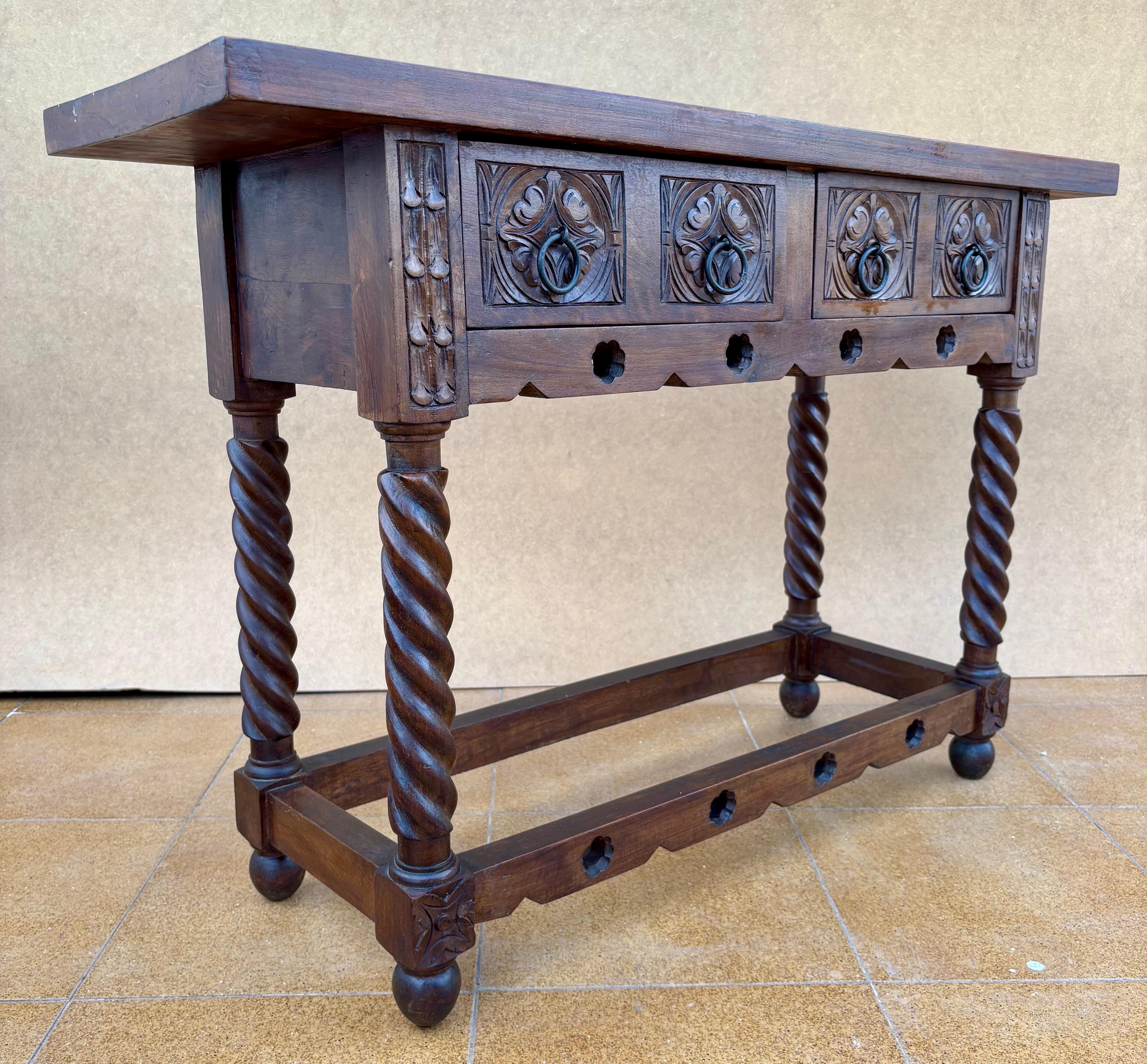 Early 20th Century Catalan Spanish Carved Walnut Wood Console Table For Sale 5