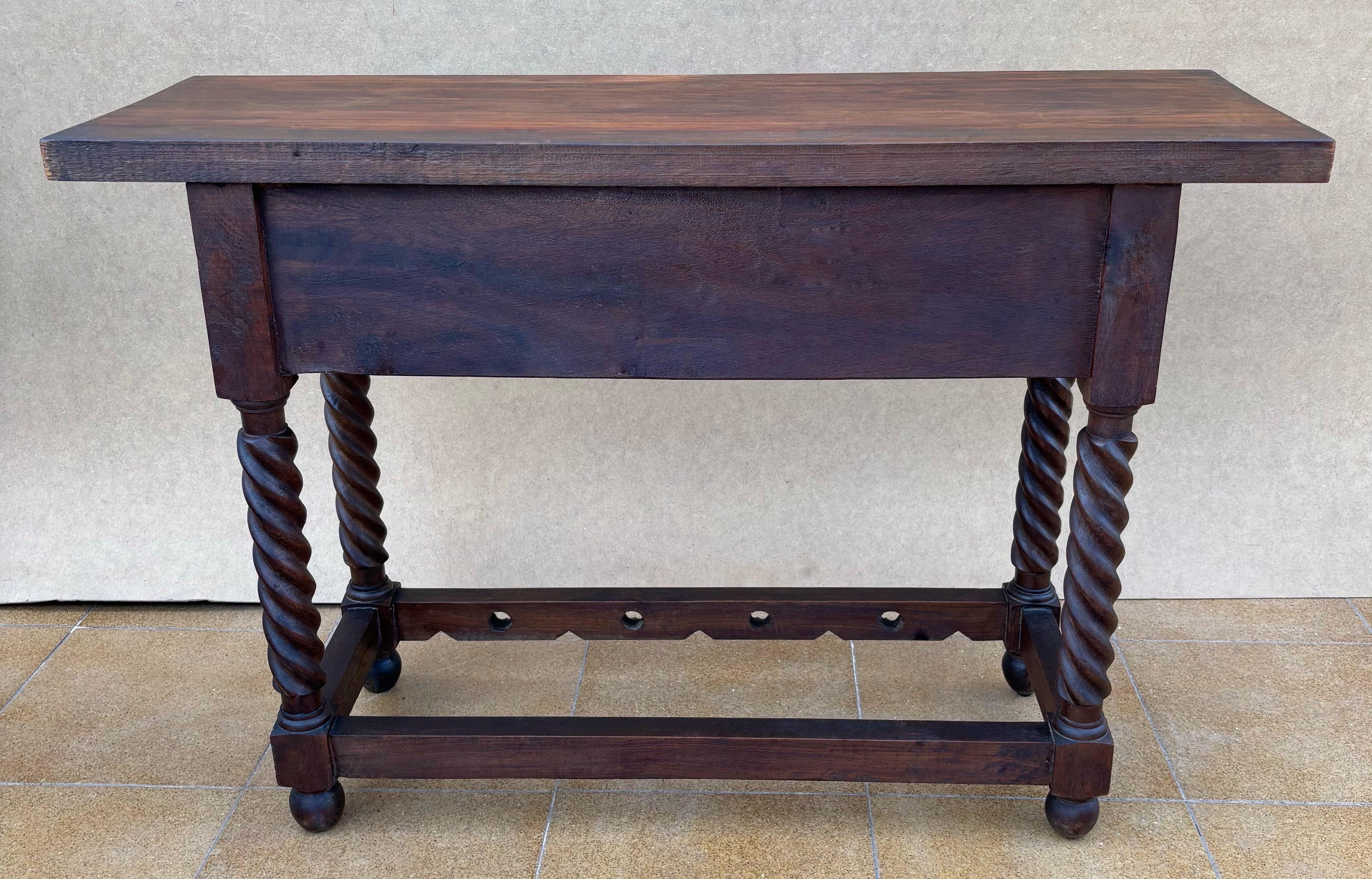 Early 20th Century Catalan Spanish Carved Walnut Wood Console Table For Sale 6