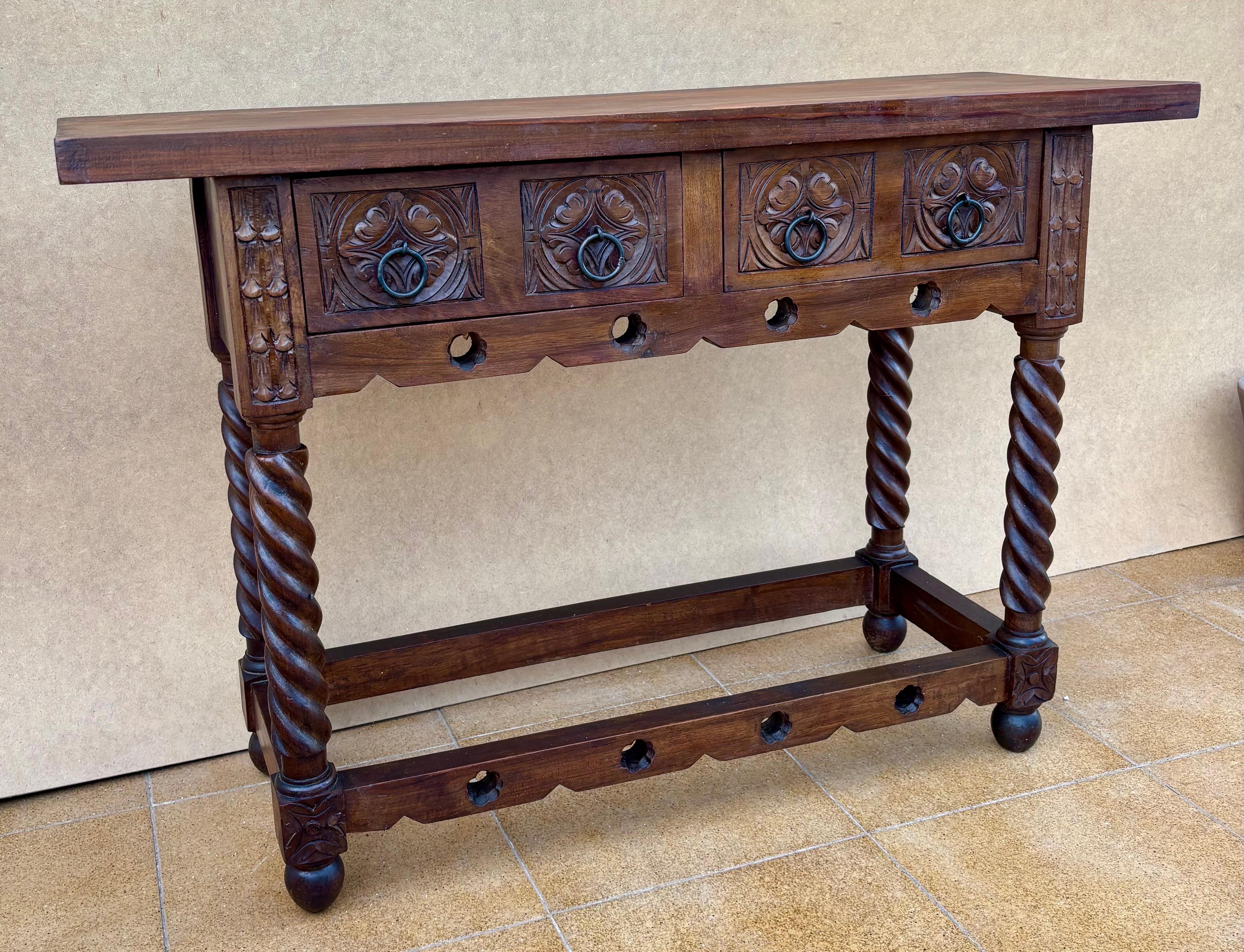 Early 20th Century Catalan Spanish Carved Walnut Wood Console Table For Sale 8