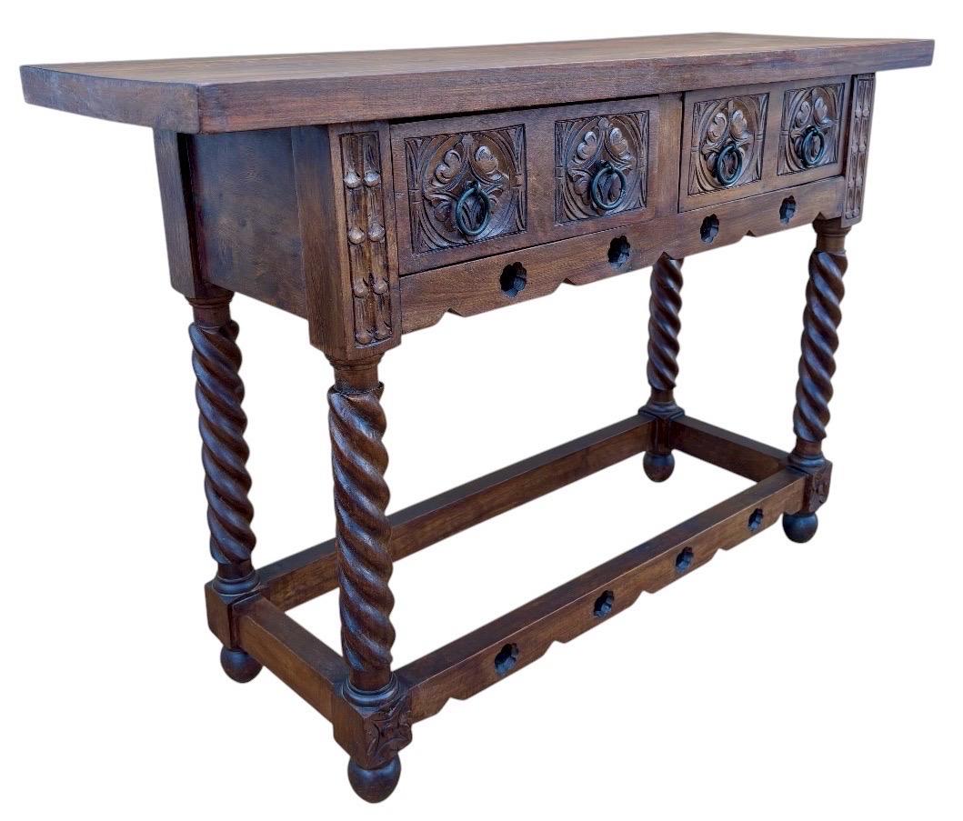 Renaissance Revival Early 20th Century Catalan Spanish Carved Walnut Wood Console Table For Sale