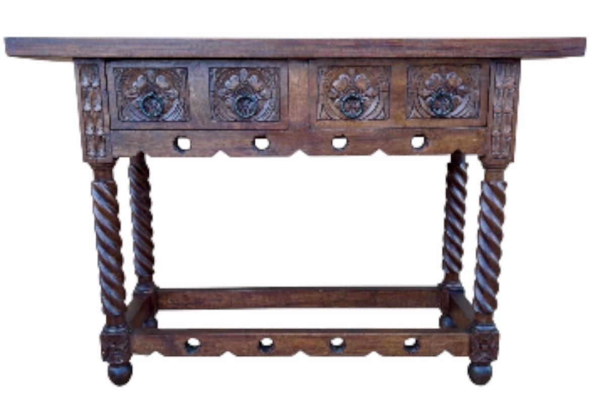 Hand-Carved Early 20th Century Catalan Spanish Carved Walnut Wood Console Table For Sale