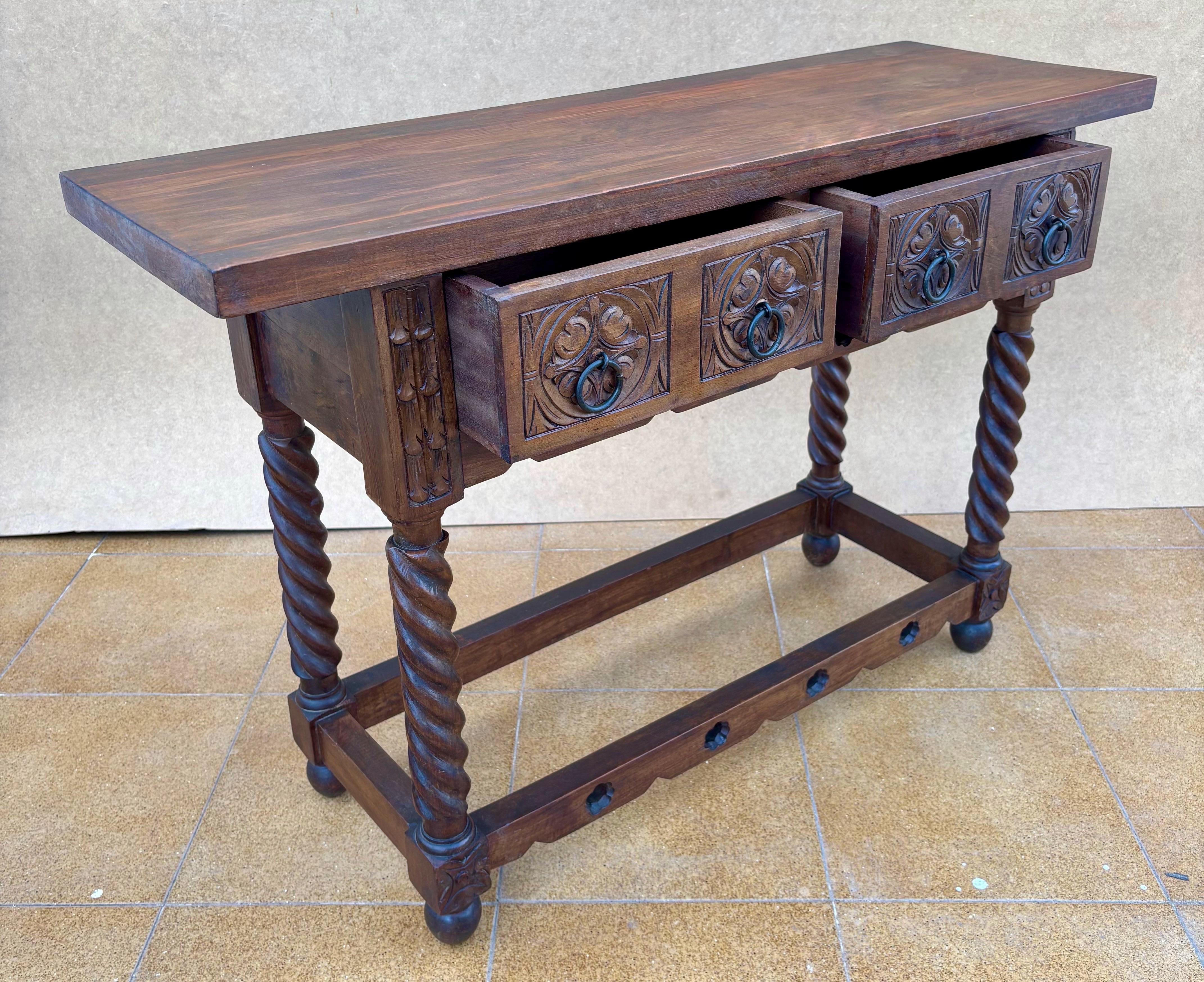 Early 20th Century Catalan Spanish Carved Walnut Wood Console Table For Sale 2
