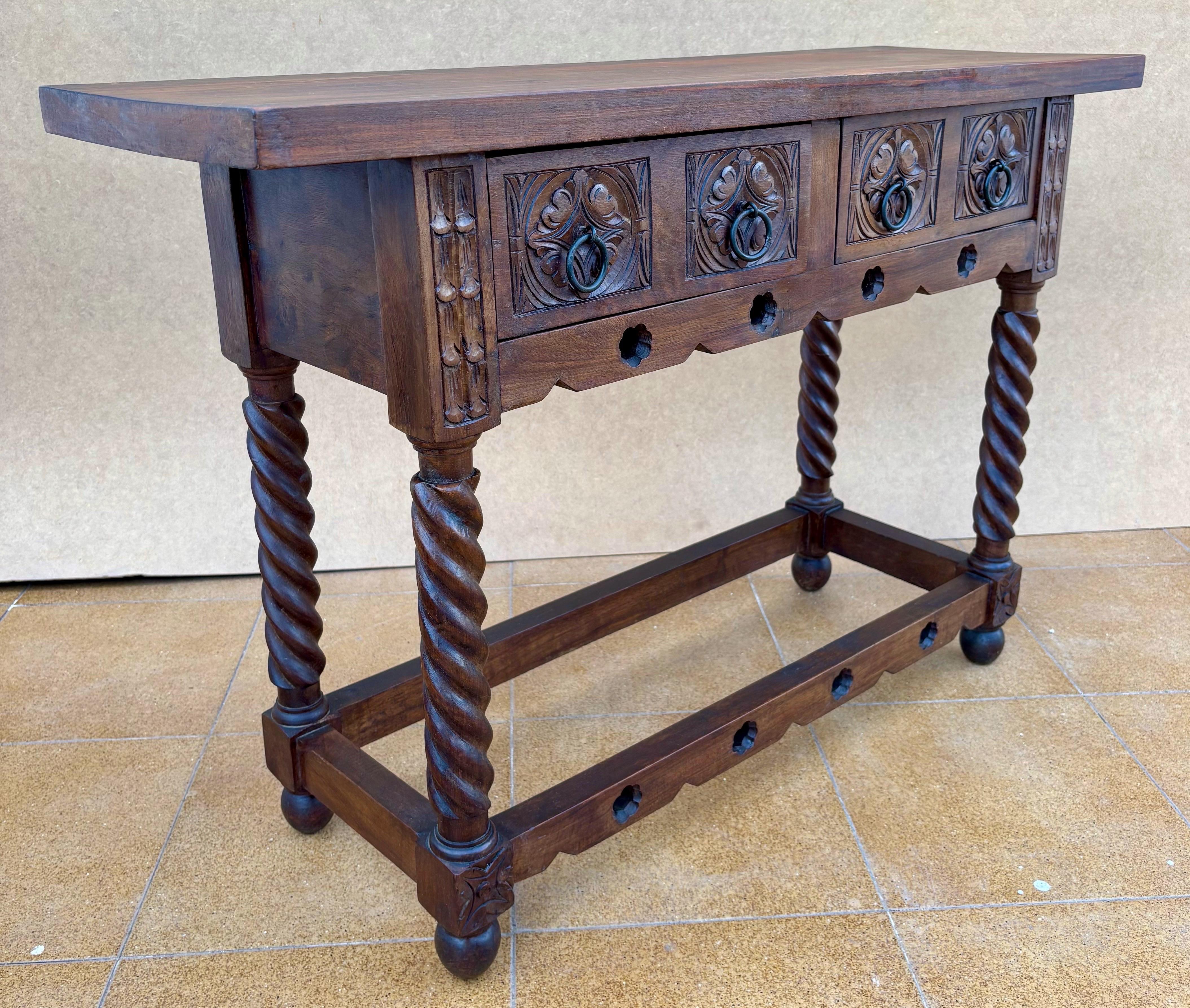 Early 20th Century Catalan Spanish Carved Walnut Wood Console Table For Sale 3