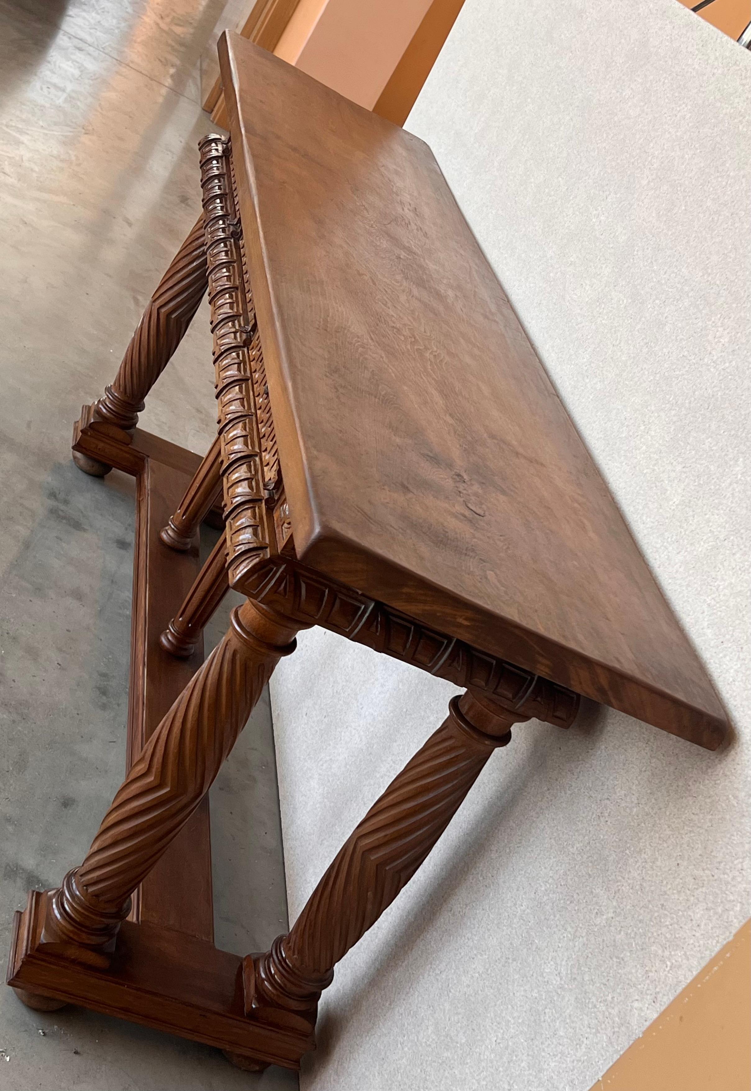 Early 20th Century Catalan Spanish Hand Carved Walnut Console Table 6