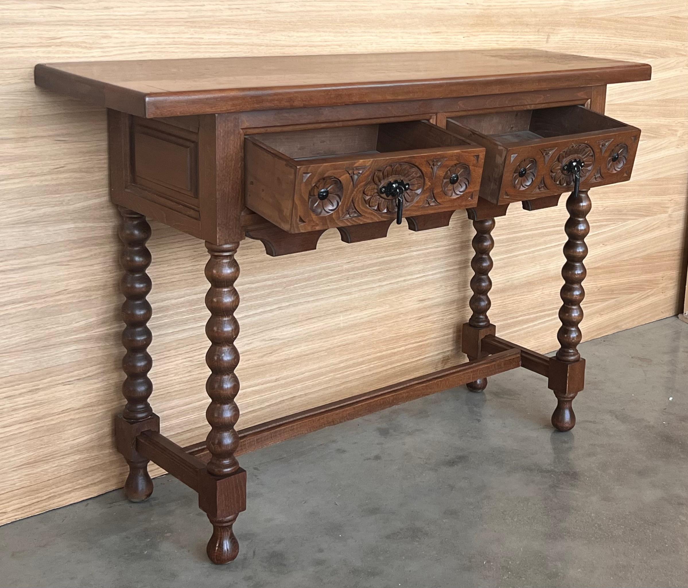 Early 20th Century Catalan Spanish Hand Carved Walnut Console Table 7