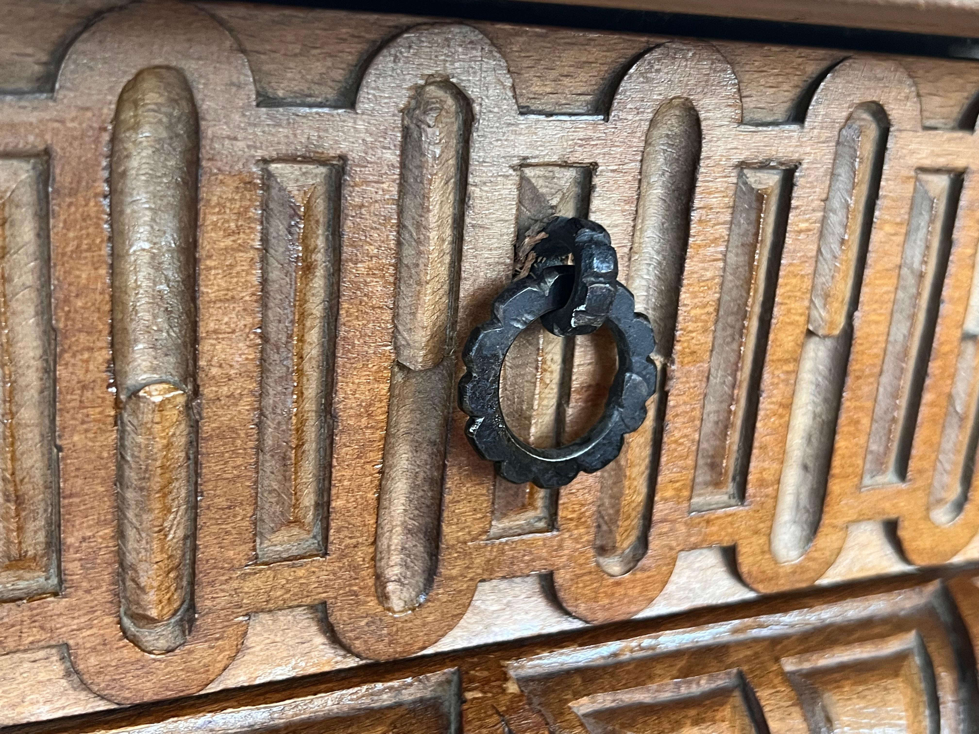 Early 20th Century Catalan Spanish Hand Carved Walnut Console Table 8