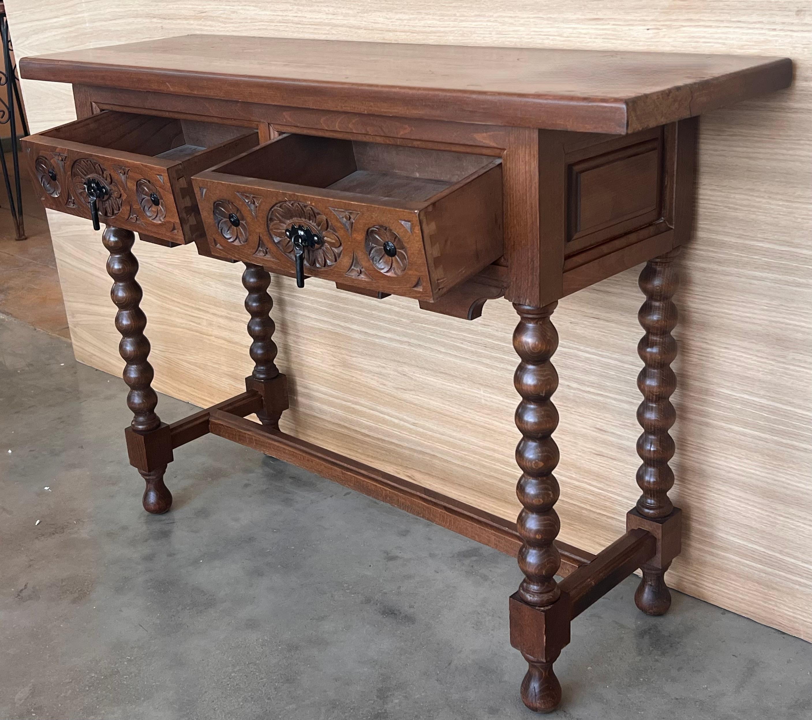 Early 20th Century Catalan Spanish Hand Carved Walnut Console Table 8