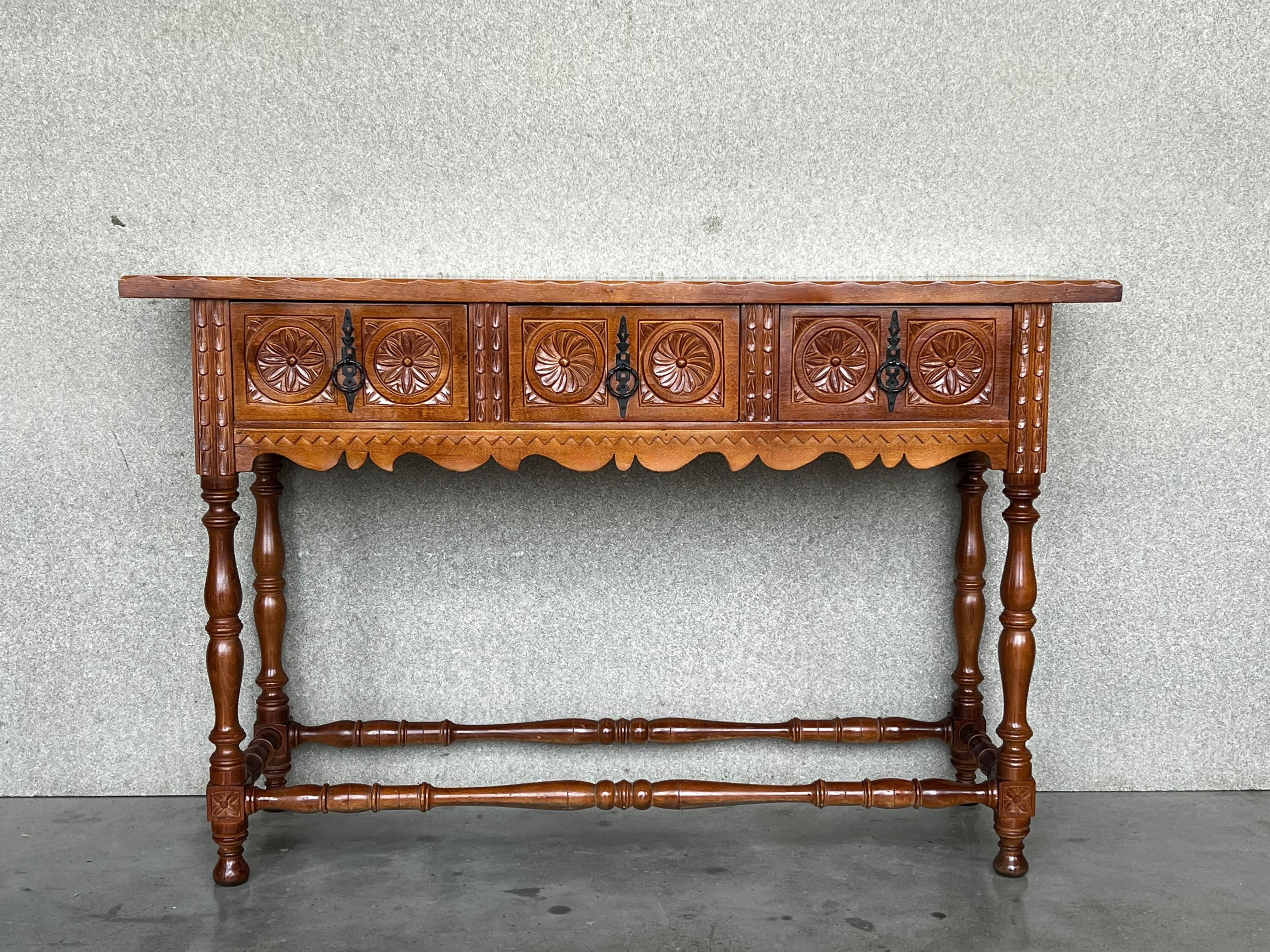 Baroque Early 20th Century Catalan Spanish Hand Carved Walnut Console Table