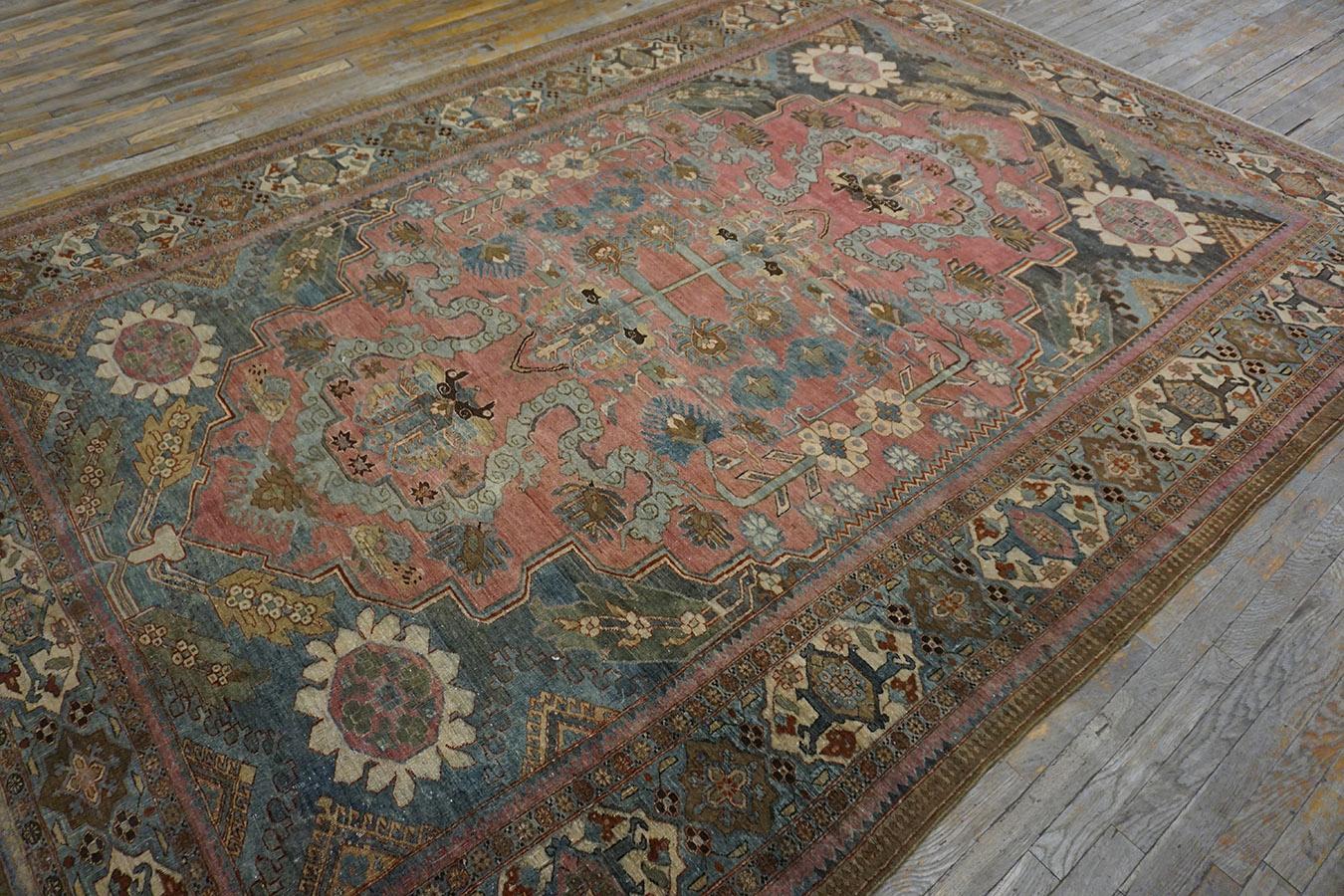 Early 20th Century Caucasian Carpet ( 8'4'' x 11'9'' - 255 x 360 ) In Good Condition For Sale In New York, NY