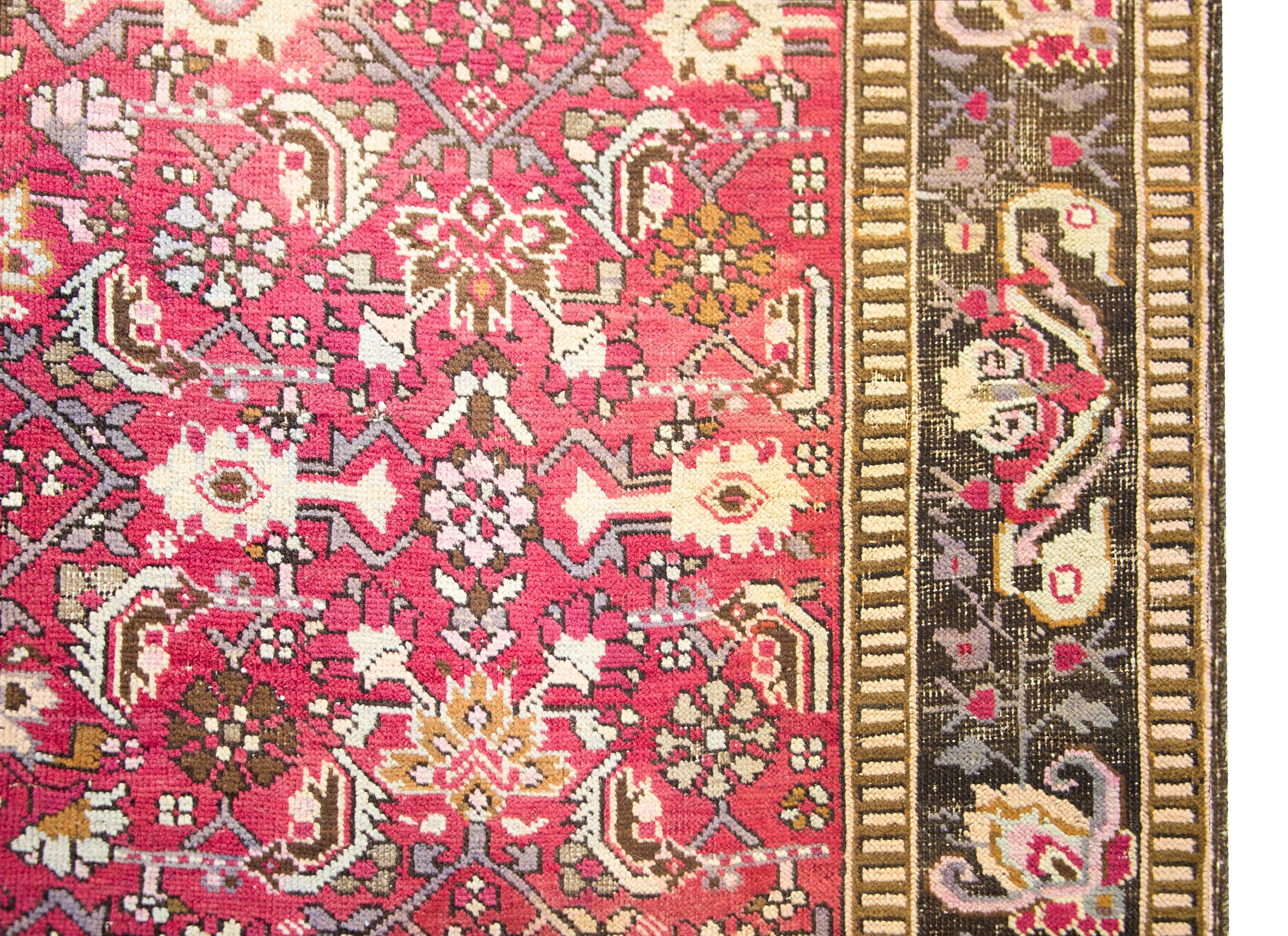 Early 20th Century Caucasian Karabagh Rug In Good Condition For Sale In Chicago, IL
