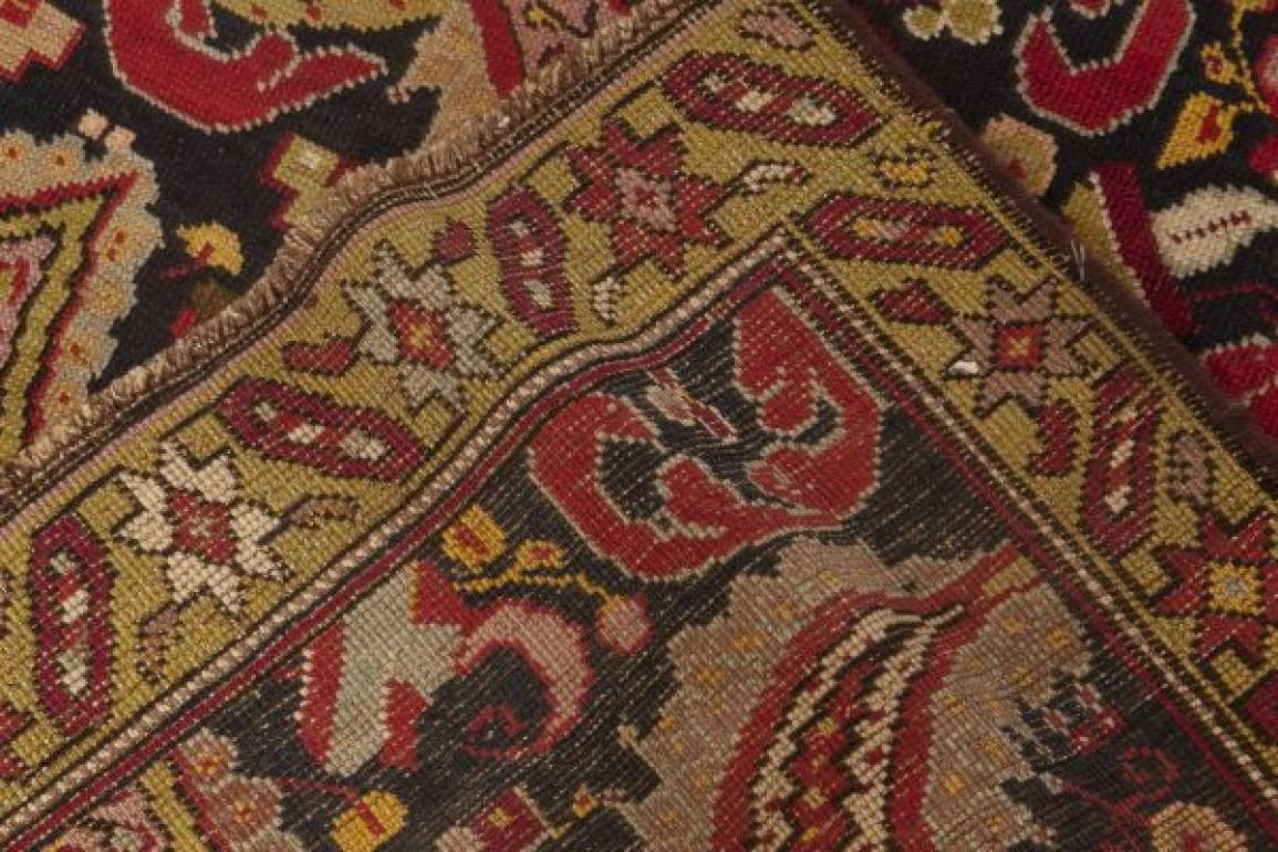 Early 20th Century Caucasian Karabagh Rug  In Good Condition For Sale In New York, NY