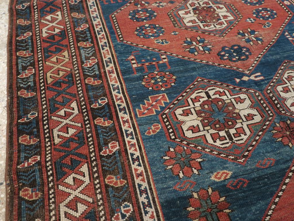 Kazakh Tapis d'accent caucasien kazak du début du 20e siècle en vente